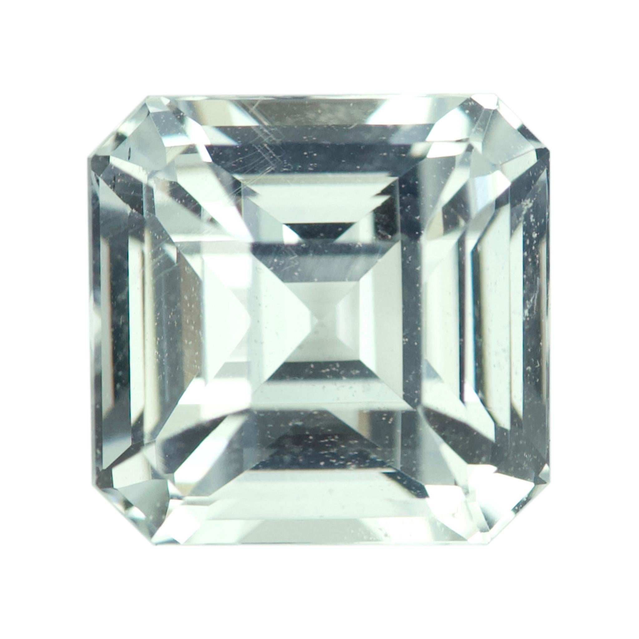 This over 2 carat square colourless sapphire is of the highest quality and originates from the island of Sri Lanka. Certified unheated, it's impressive clarity, bright shine, and excellent cut make it an ideal choice for fine jewellery. Although