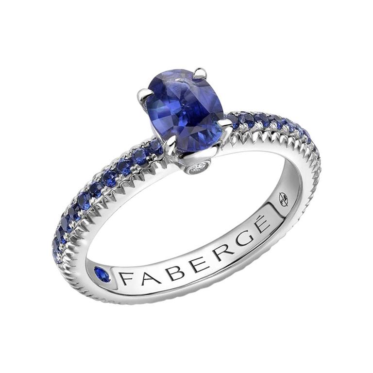 For Sale:  Fabergé Colours of Love Gold Blue Sapphire Fluted Ring with Sapphire Shoulders