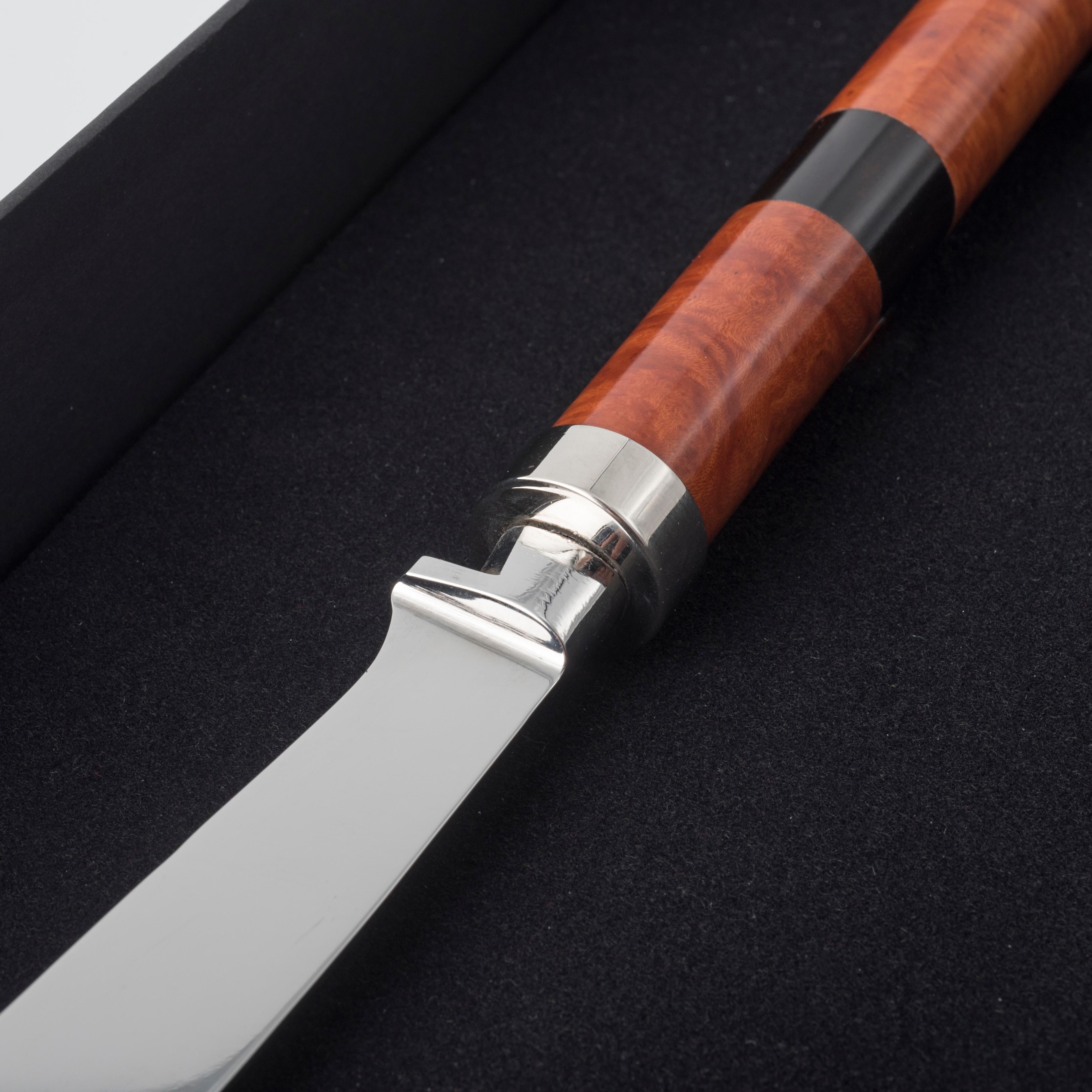 CUCHILLO PARA QUESO SEASONADO exclusivo diseño moderno perfecto para servir en Nuevo estado para la venta en Spilimbergo, IT
