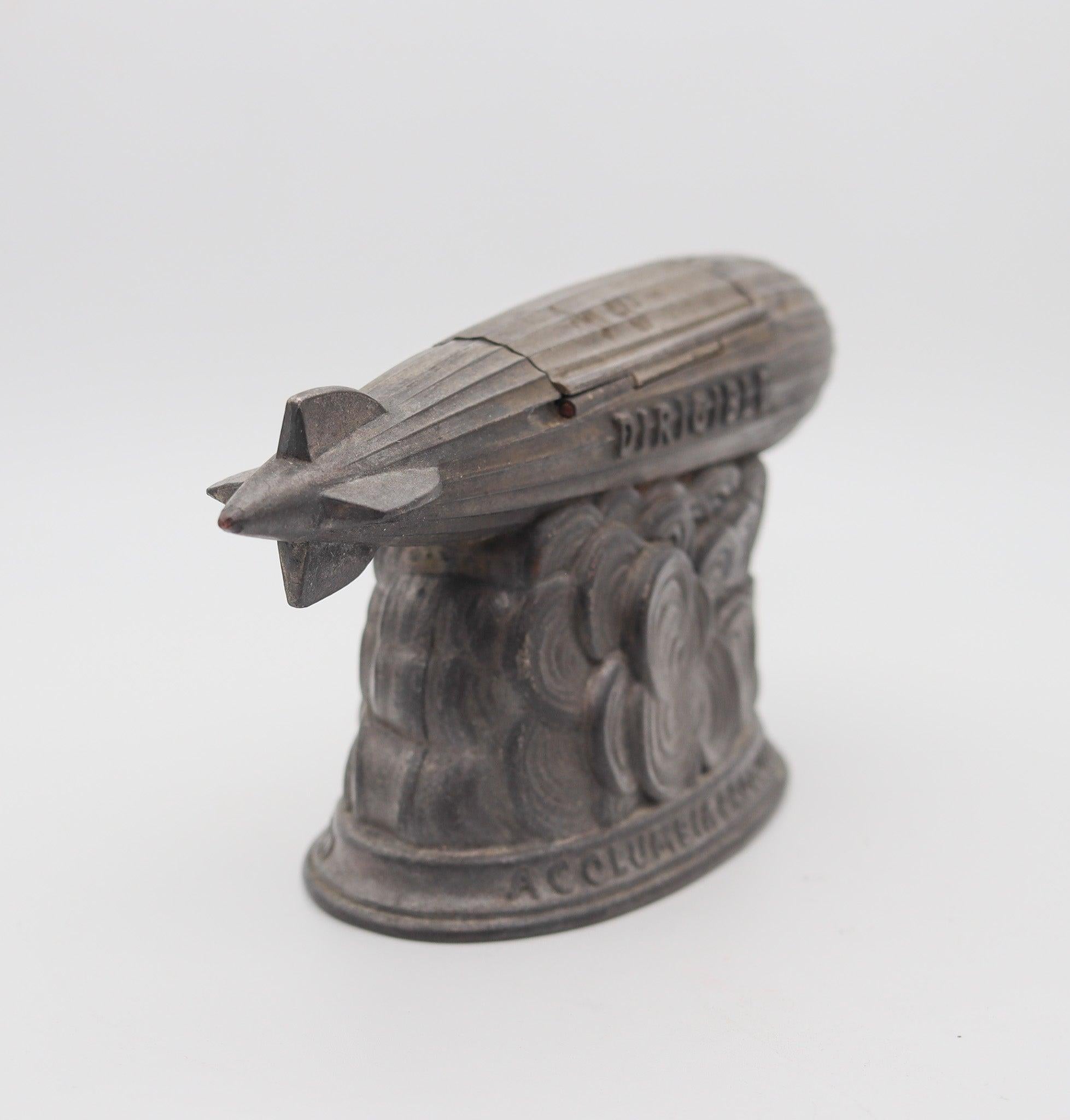 COLUMBIA 1931 Antique Dirigible Zeppelin Movie Figural Desk Cigarette Holder In Excellent Condition For Sale In Miami, FL