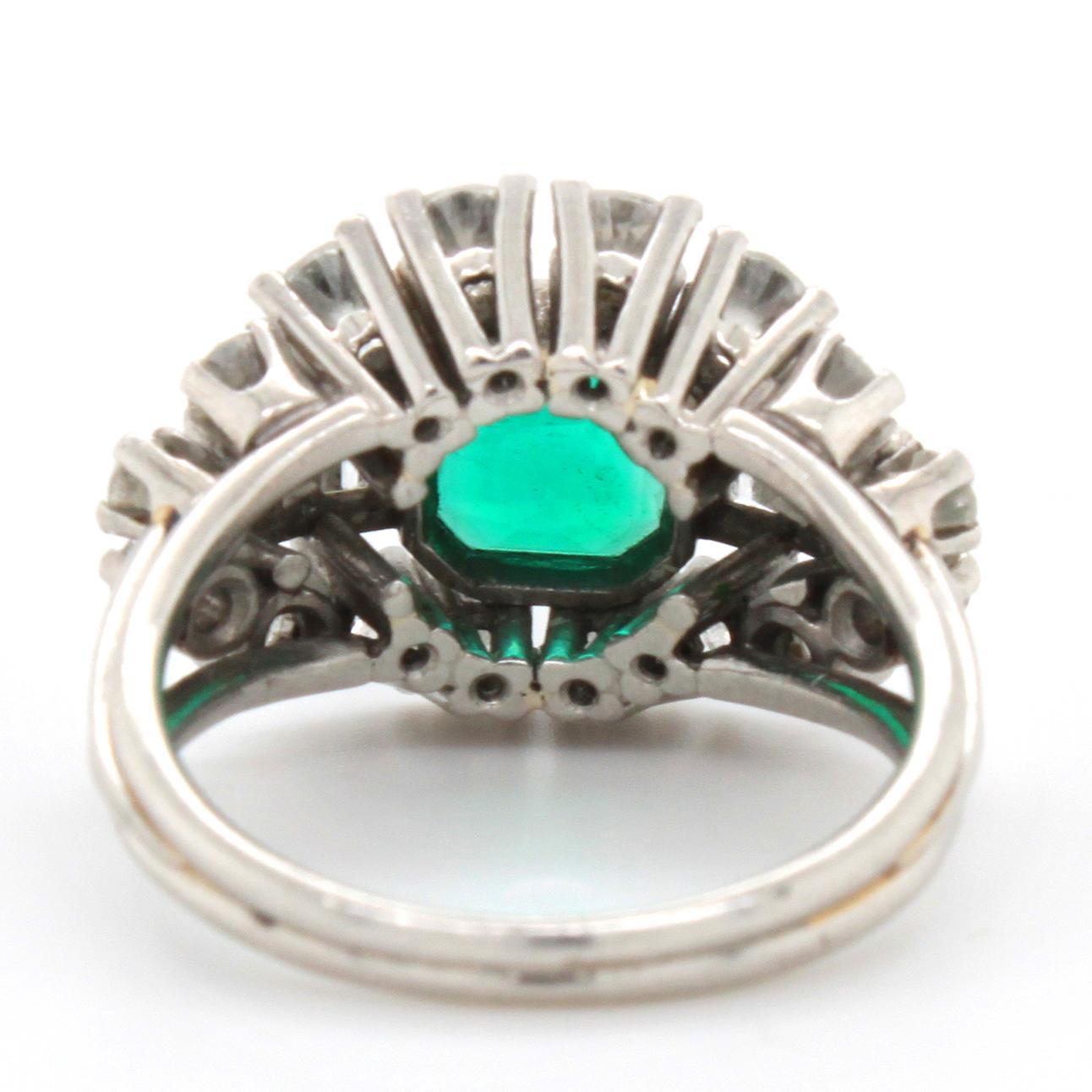 Columbia Emerald and Diamond Platinum Ring In Good Condition In Idar-Oberstein, DE