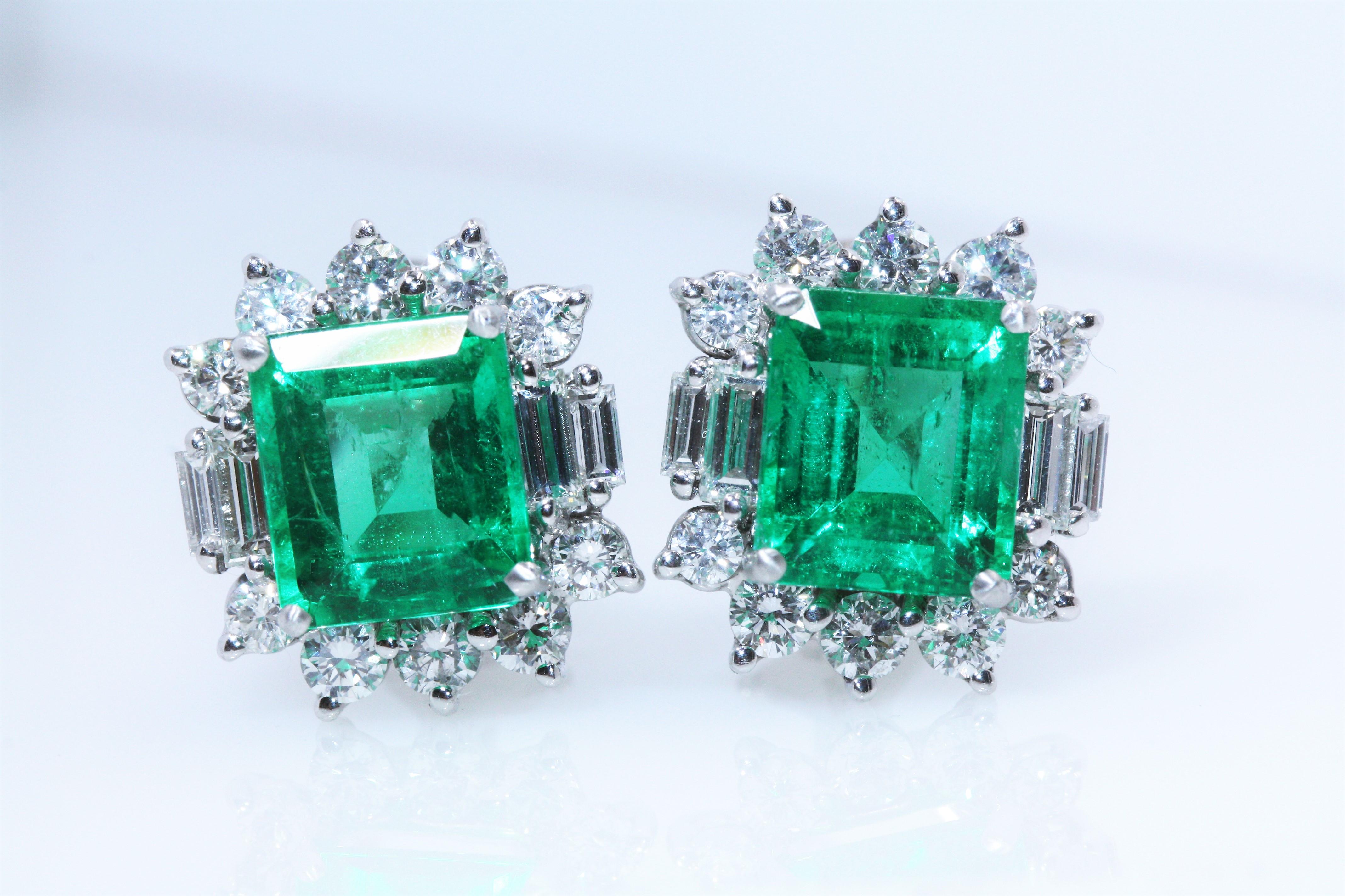Columbia Emerald White Gold Diamond Earrings, Insignificant Oil For Sale 1