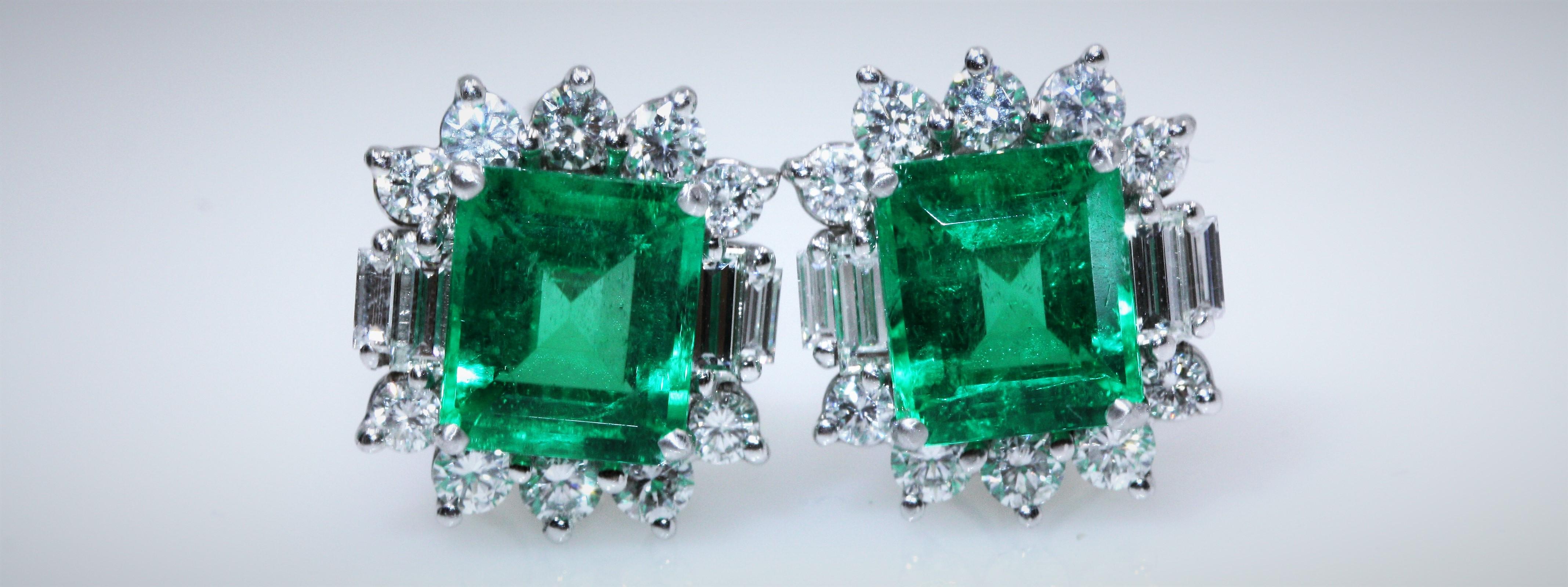 Columbia Emerald White Gold Diamond Earrings, Insignificant Oil For Sale 3