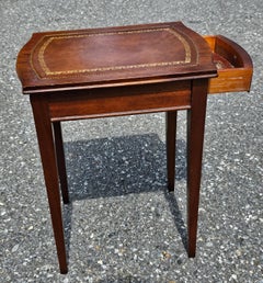 Columbia Manufacturing Kerzenständer aus echtem Mahagoni und geprägtem Leder mit Intarsien