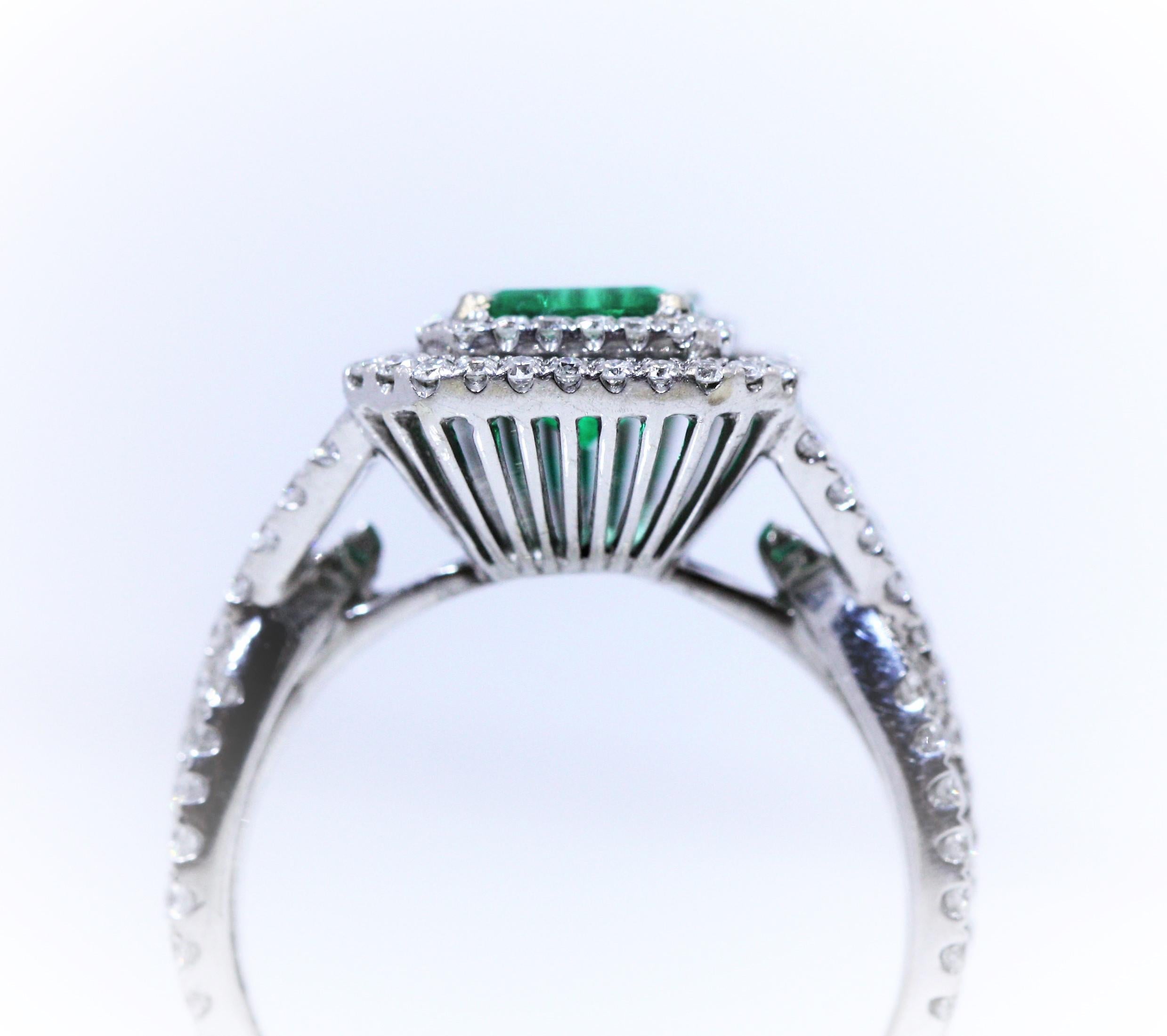 Columbia Natural Beryl Emerald  Insignificant Oil White Gold Diamond Ring 1.15ct In Excellent Condition For Sale In New York, NY