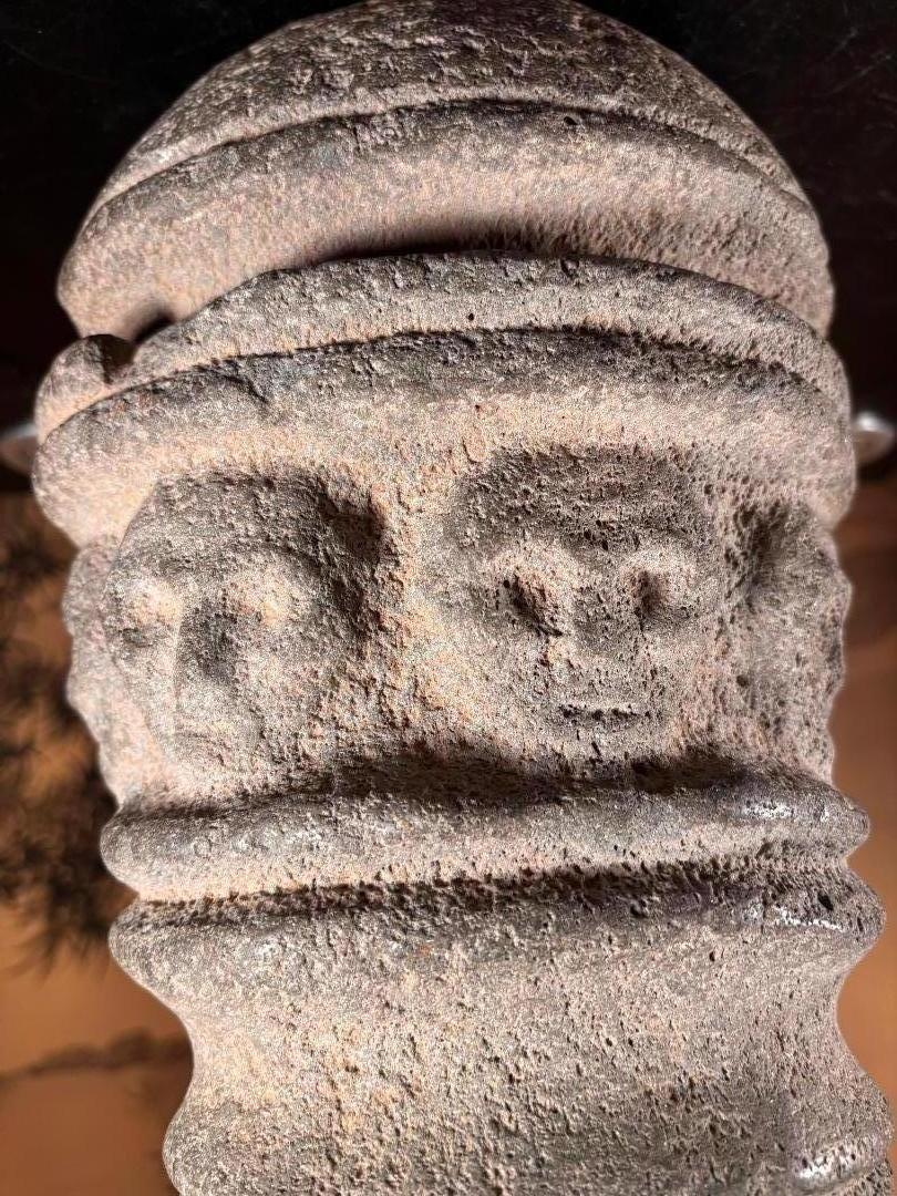 Río Columbia Masivo  Mortero Ceremonial de Piedra Tallada Pre Contacto Nueve Efigies en venta 9