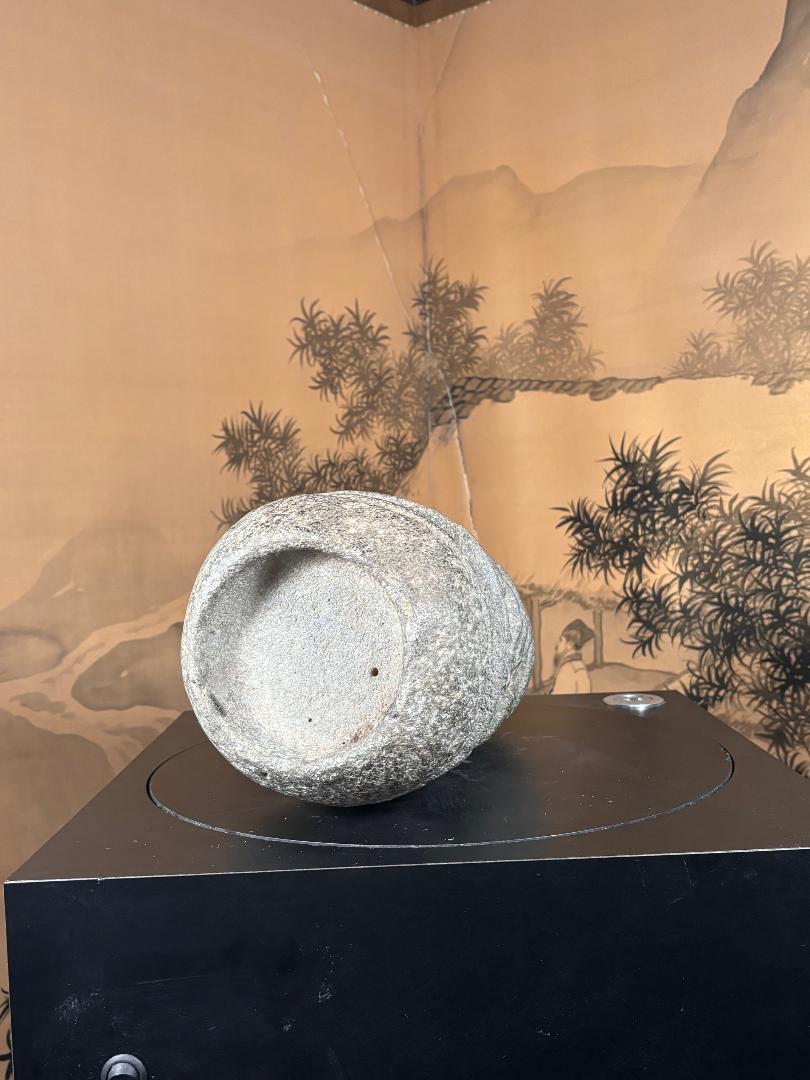 Río Columbia Masivo  Mortero Ceremonial de Piedra Tallada Pre Contacto Nueve Efigies en venta 12