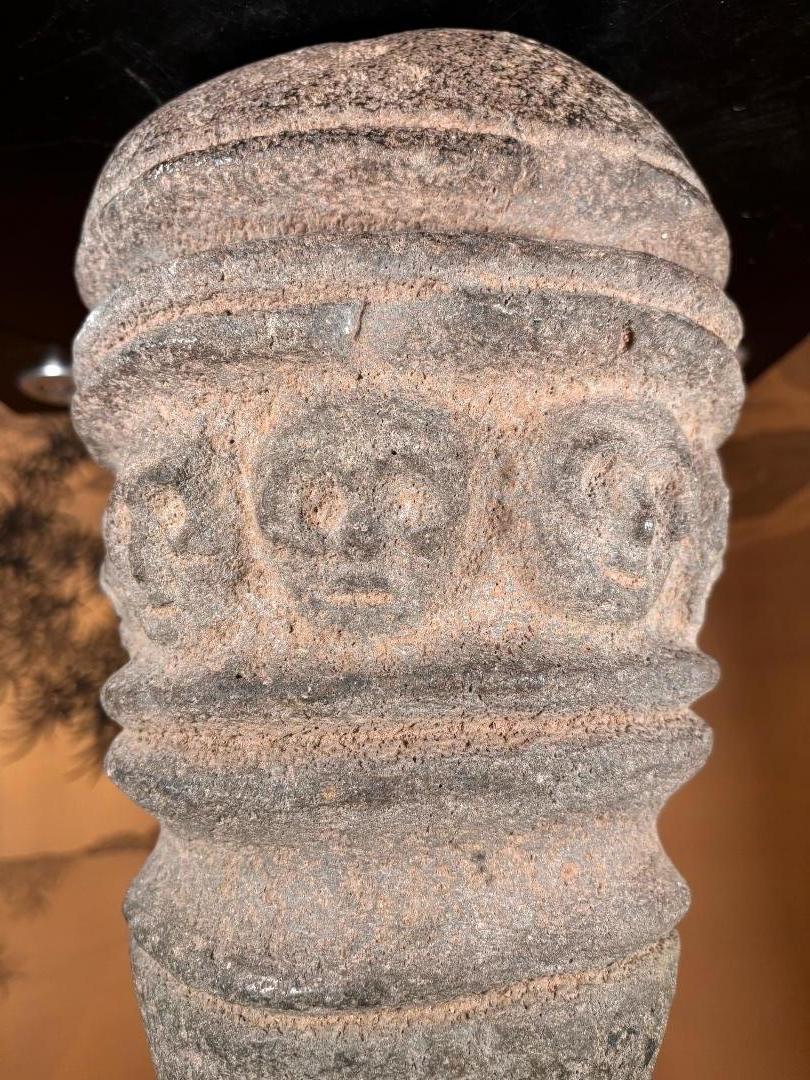 Río Columbia Masivo  Mortero Ceremonial de Piedra Tallada Pre Contacto Nueve Efigies siglo XVIII y antes en venta
