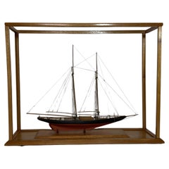 Modèle de bateau d'érudit de Columbia dans son coffret