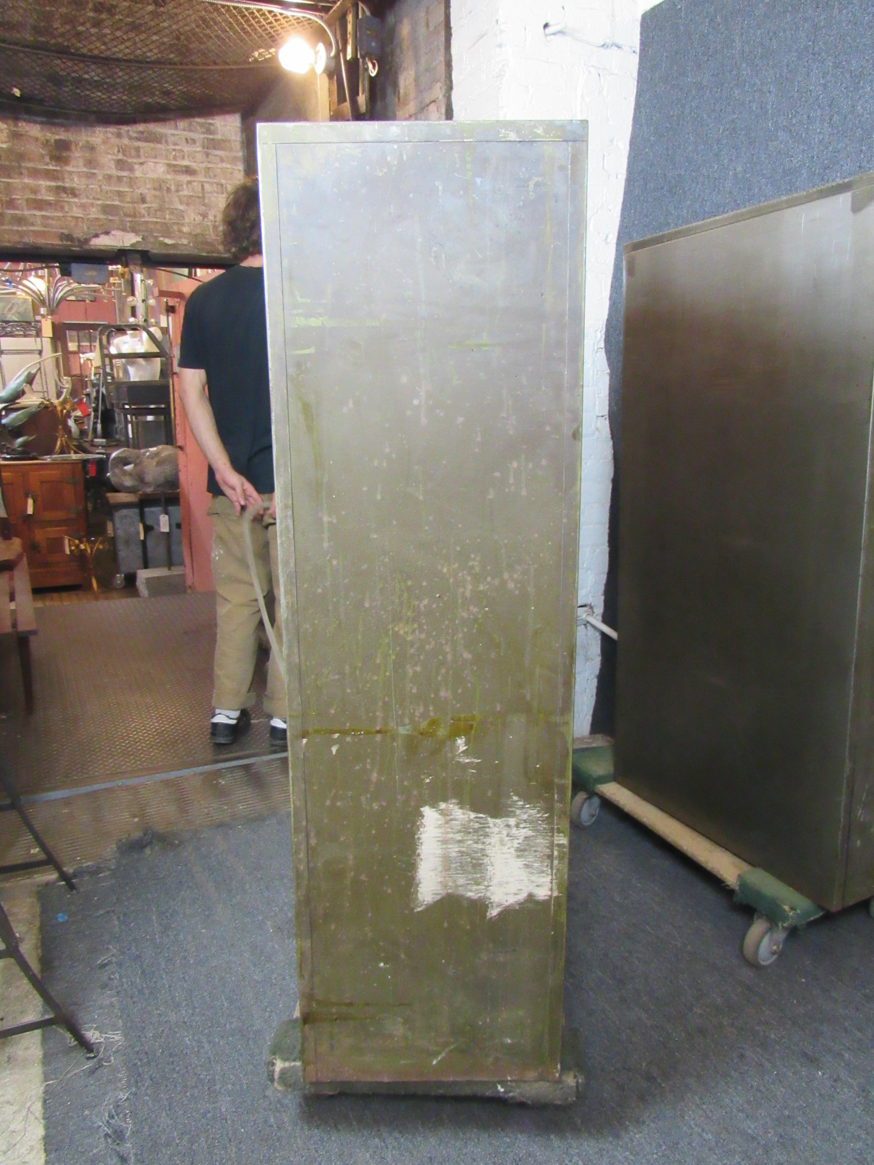 Columbia Steel Co. Industrial Metal Filing Cabinet In Good Condition In Brooklyn, NY