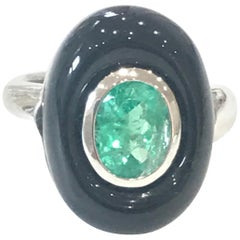 Columbian 2 Carat Emerald and Onyx Ring, 18 Carat White Gold