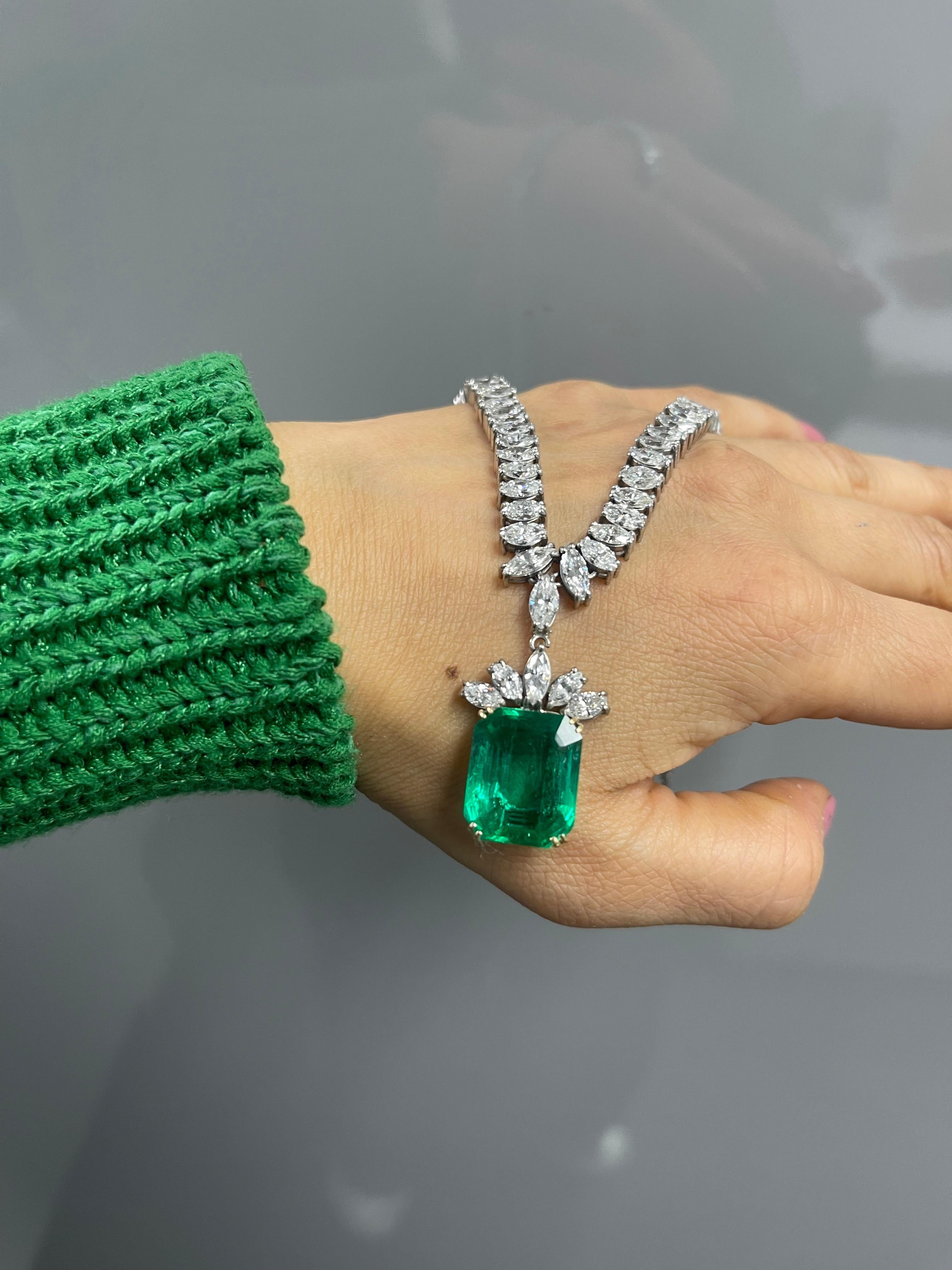 Octagon Cut Columbian Emerald 13.90 Carats And Diamond Necklace, Gubelin Certified.
