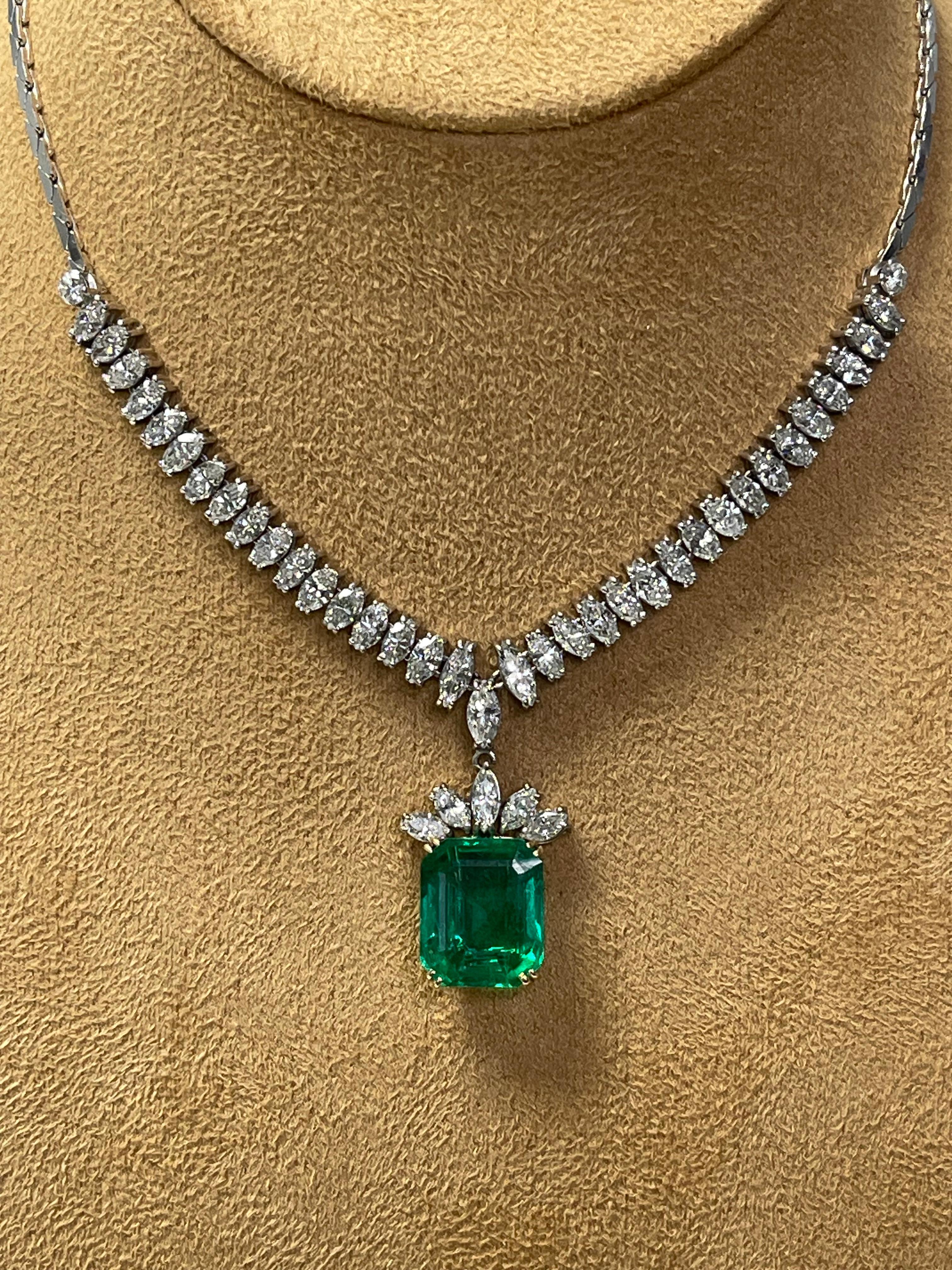 Columbian Emerald 13.90 Carats And Diamond Necklace, Gubelin Certified. 1