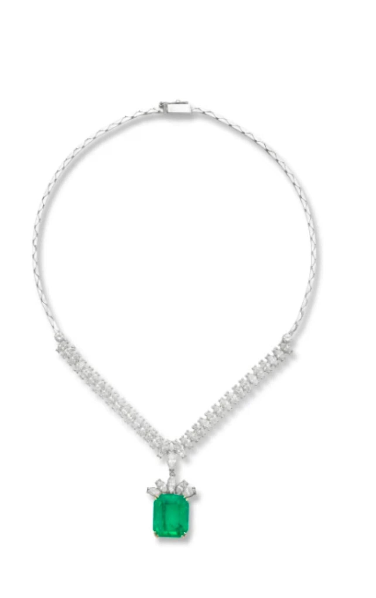 Columbian Emerald 13.90 Carats And Diamond Necklace, Gubelin Certified. 4
