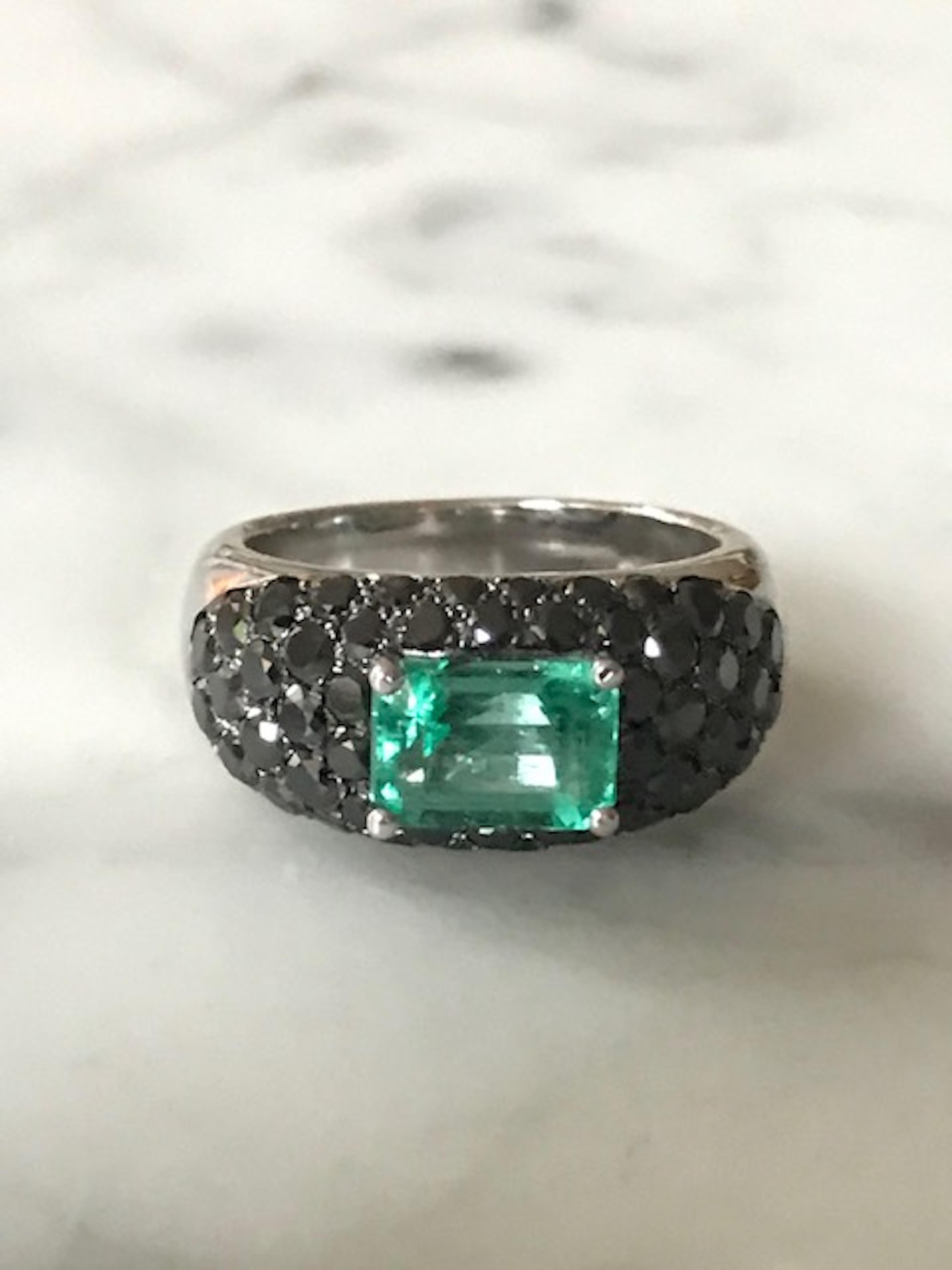 Emerald Cut Columbian Emerald 2 Carat Ring 18 Carat White Gold Set with Black Diamonds Italy For Sale