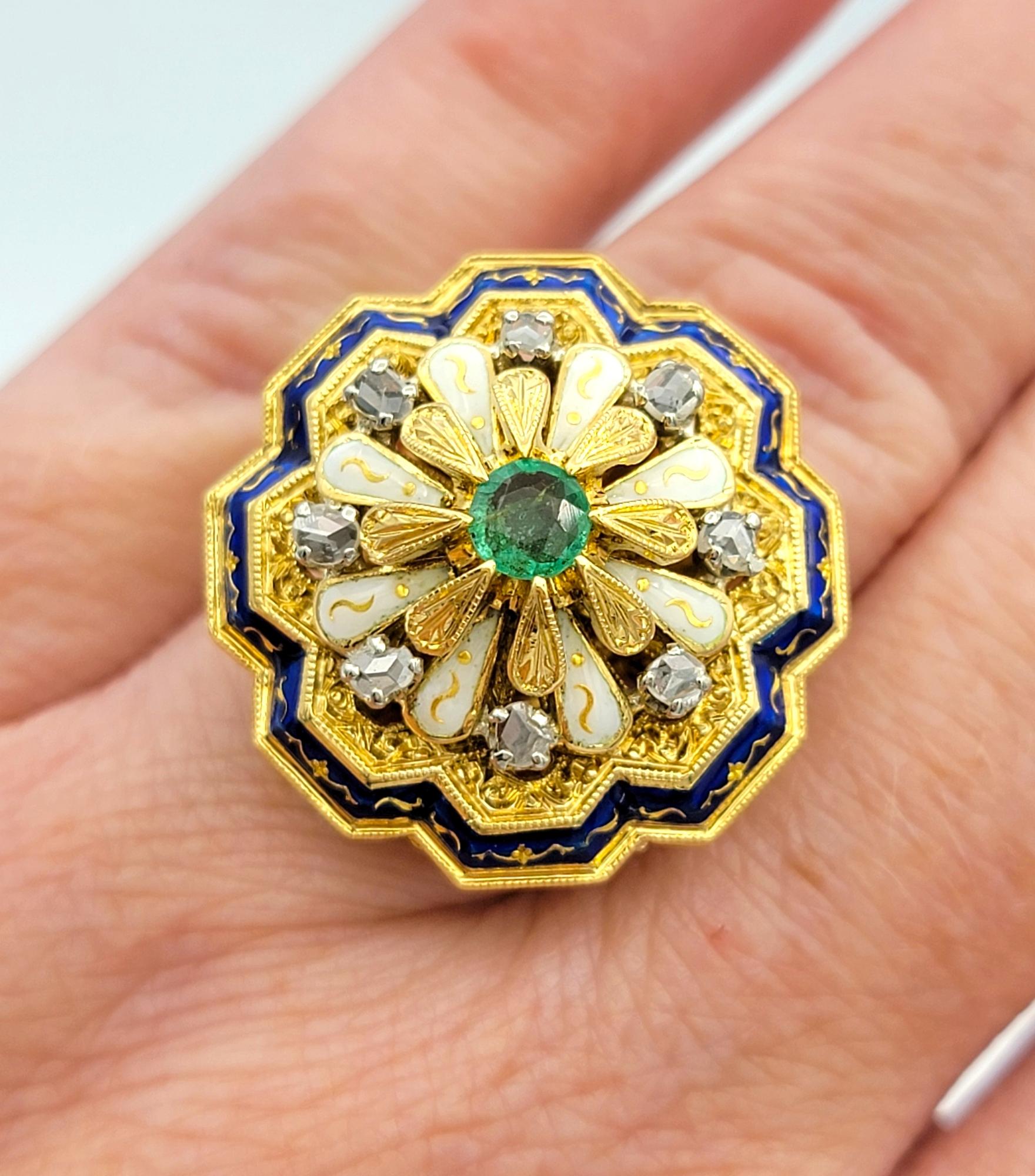 Columbian Emerald and Diamond Enamel Cocktail Ring in 18 Karat Yellow Gold In Good Condition For Sale In Scottsdale, AZ