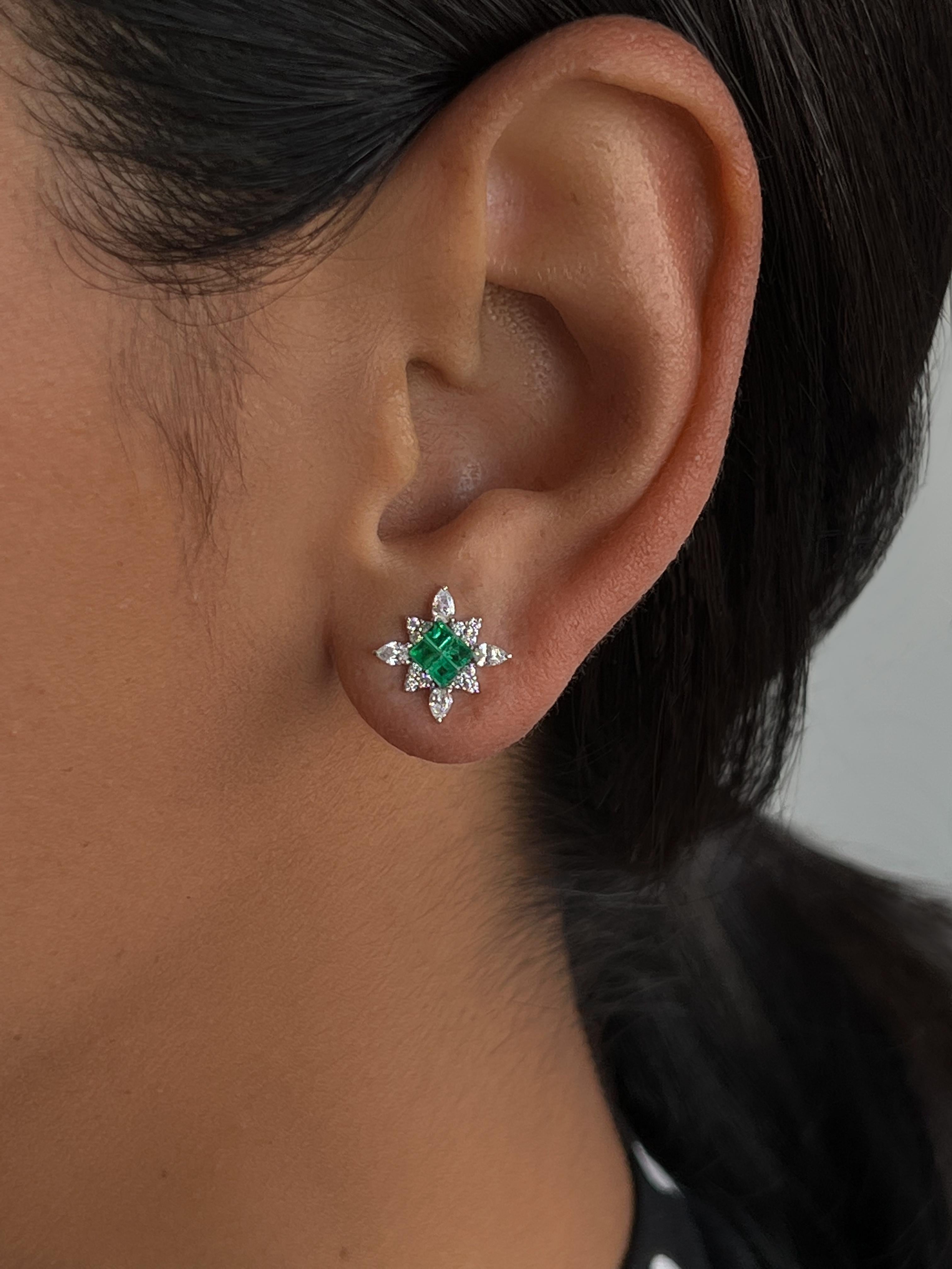 Columbianische austauschbare Ohrringe aus 18 Karat Weißgold mit Smaragd und Diamant im Angebot 1