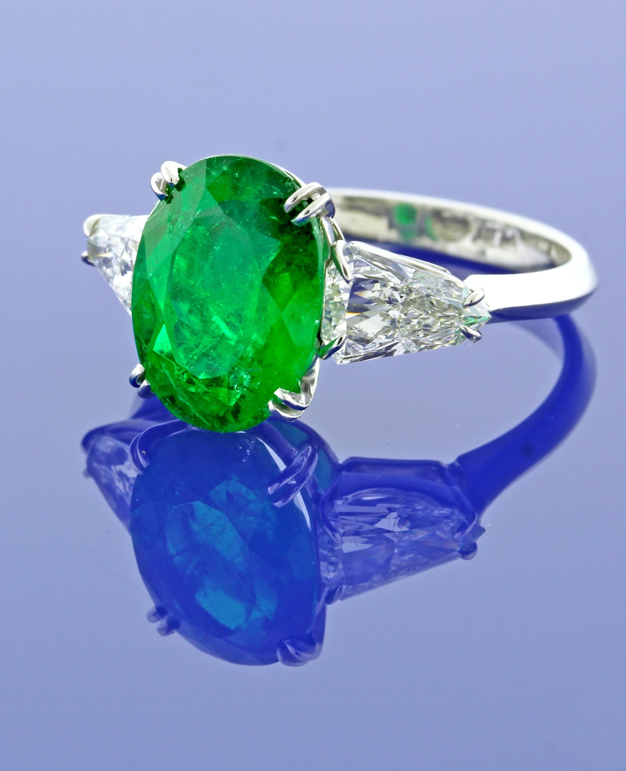kolumbianischer Smaragd- und Diamantring von Pampillonia im Zustand „Neu“ im Angebot in Bethesda, MD