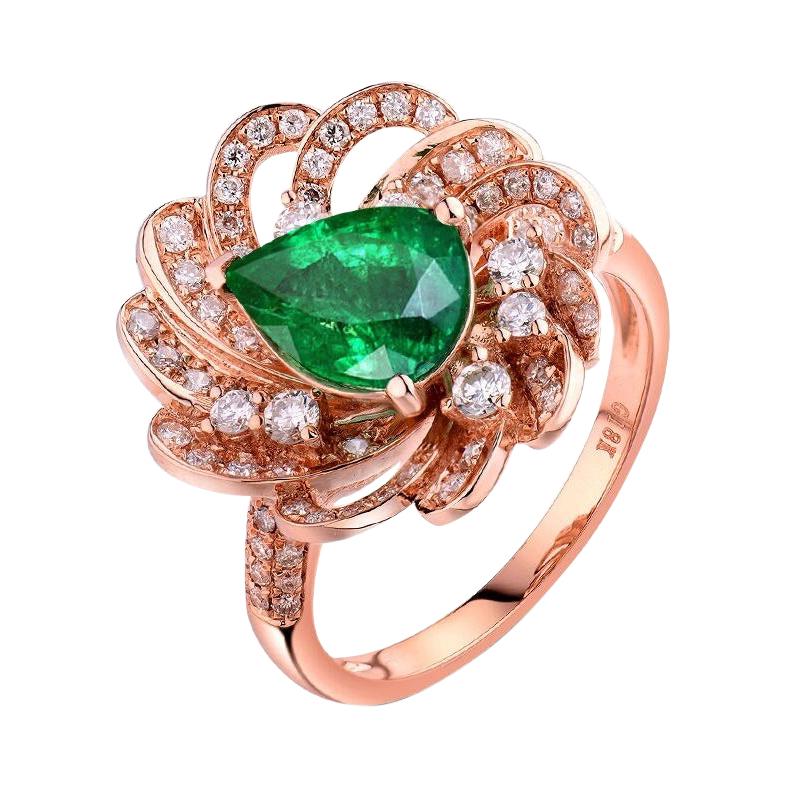 Columbian Emerald Diamond Ring 18 Karat Rose Gold For Sale