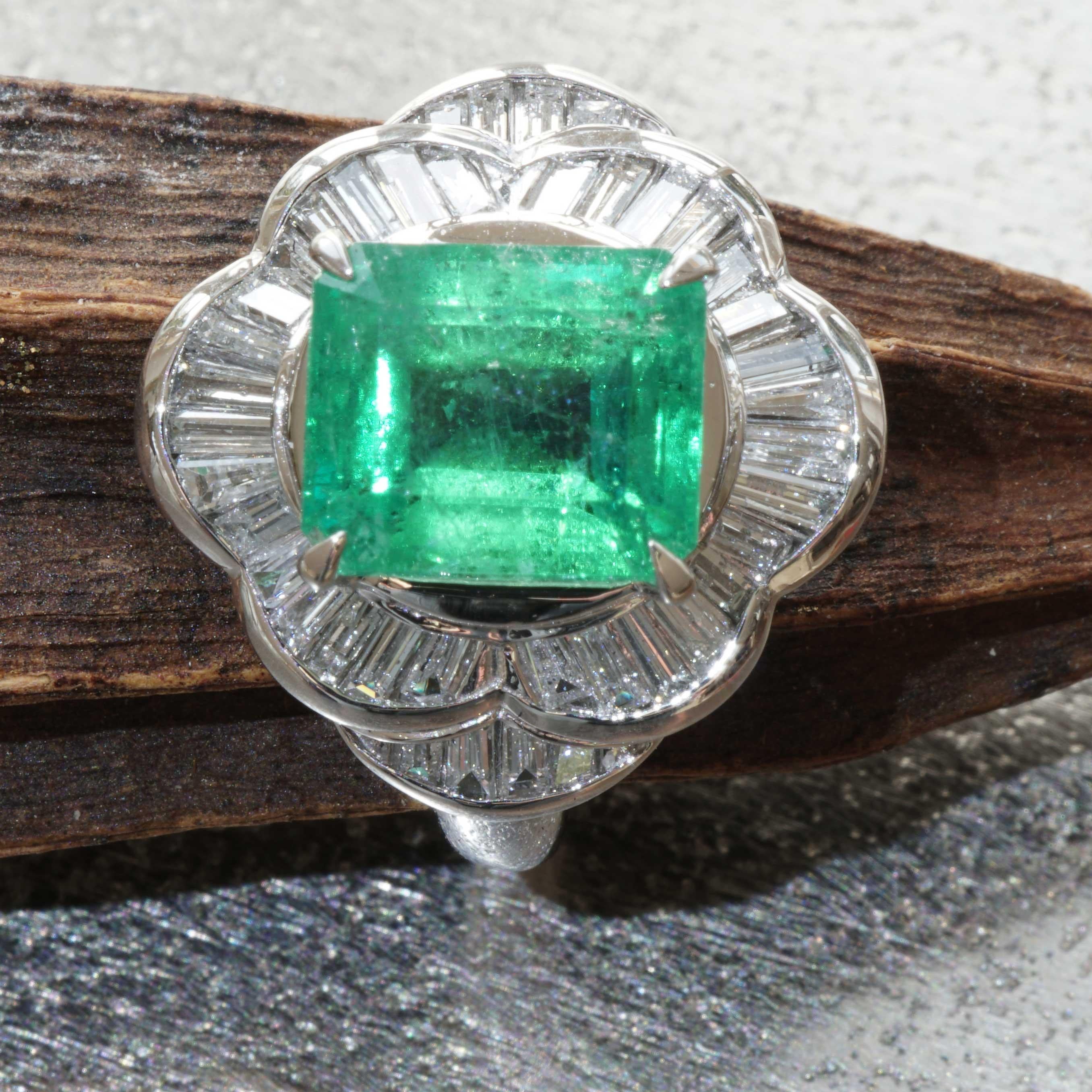 Columbian Emerald Diamond Ring Platinum 3.11 ct 0.85 ct a Gem of the Top Leage For Sale 5