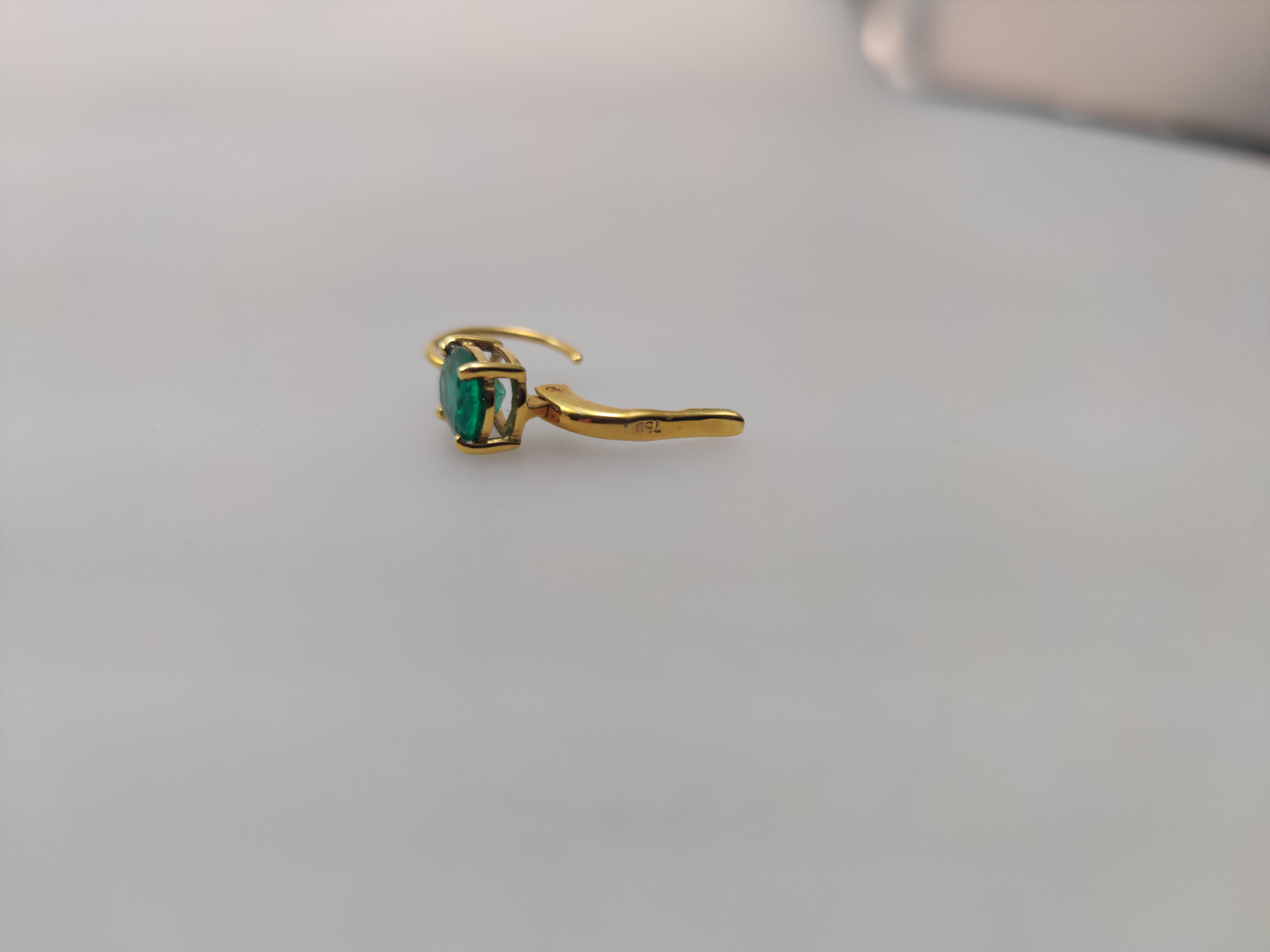 Columbian Emerald Earrings in 18 K Gold In New Condition In Bad Kissingen, DE