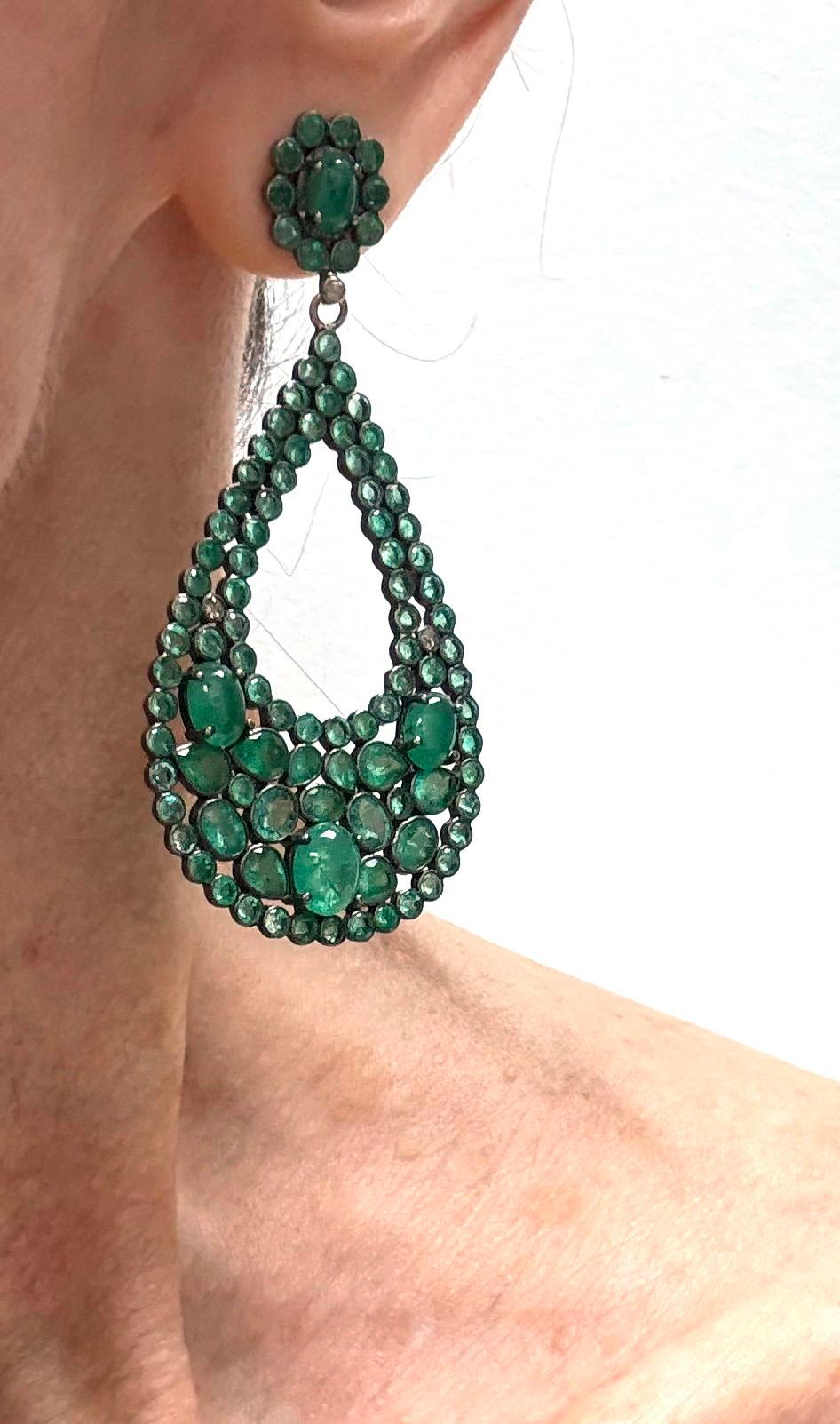 Artisan Columbian Emerald Pear-Shape Design Paradizia Earrings For Sale