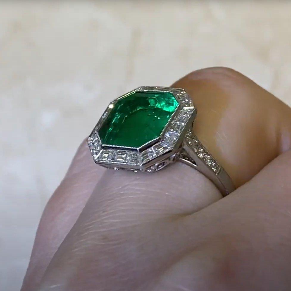 Taille émeraude Bague en émeraude de Colombie (GIA Approx. 4,5 carats) Colombienne, diamant et platine en vente