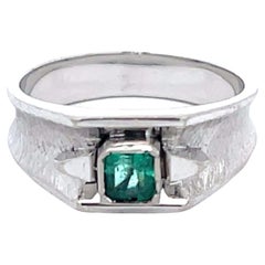 Retro Columbian Green Emerald Ring in 18k White Gold