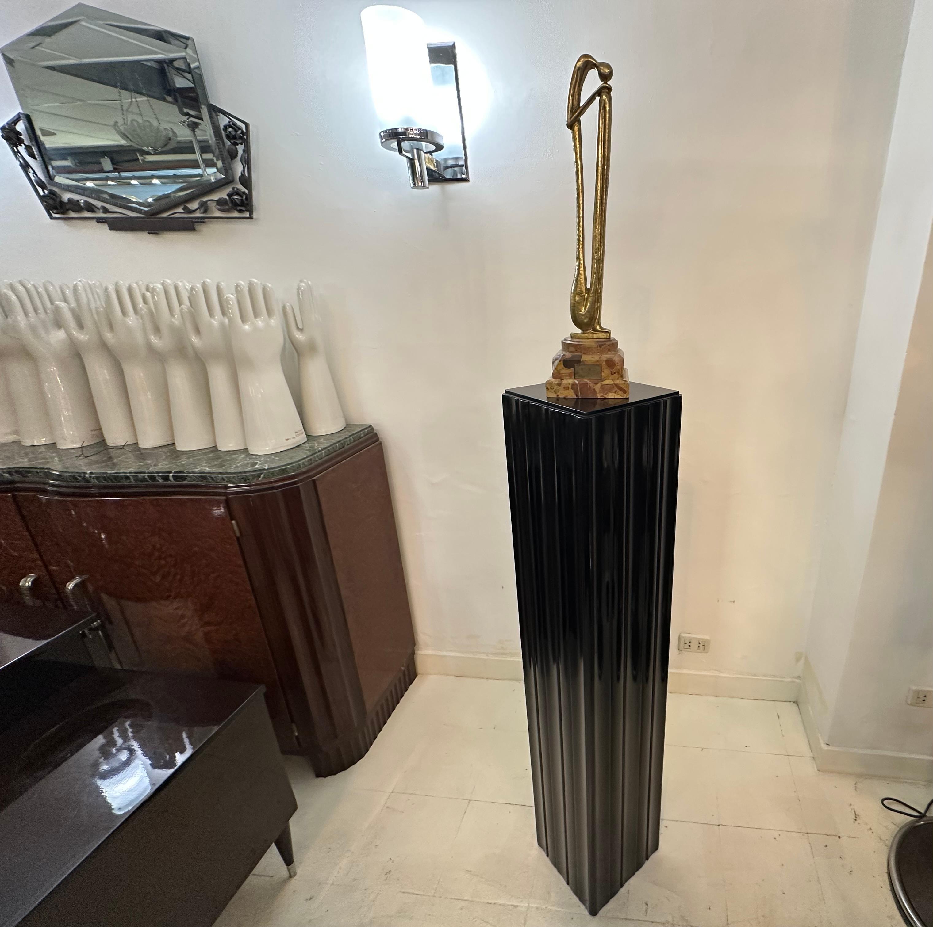 Colonne 
Année : 1920
Pays : Français
Jugendstil, Art déco
Nous sommes spécialisés dans la vente de produits Art Déco et Art Nouveau et Vintage depuis 1982. Si vous avez des questions, nous sommes à votre disposition.
En appuyant sur le bouton 
