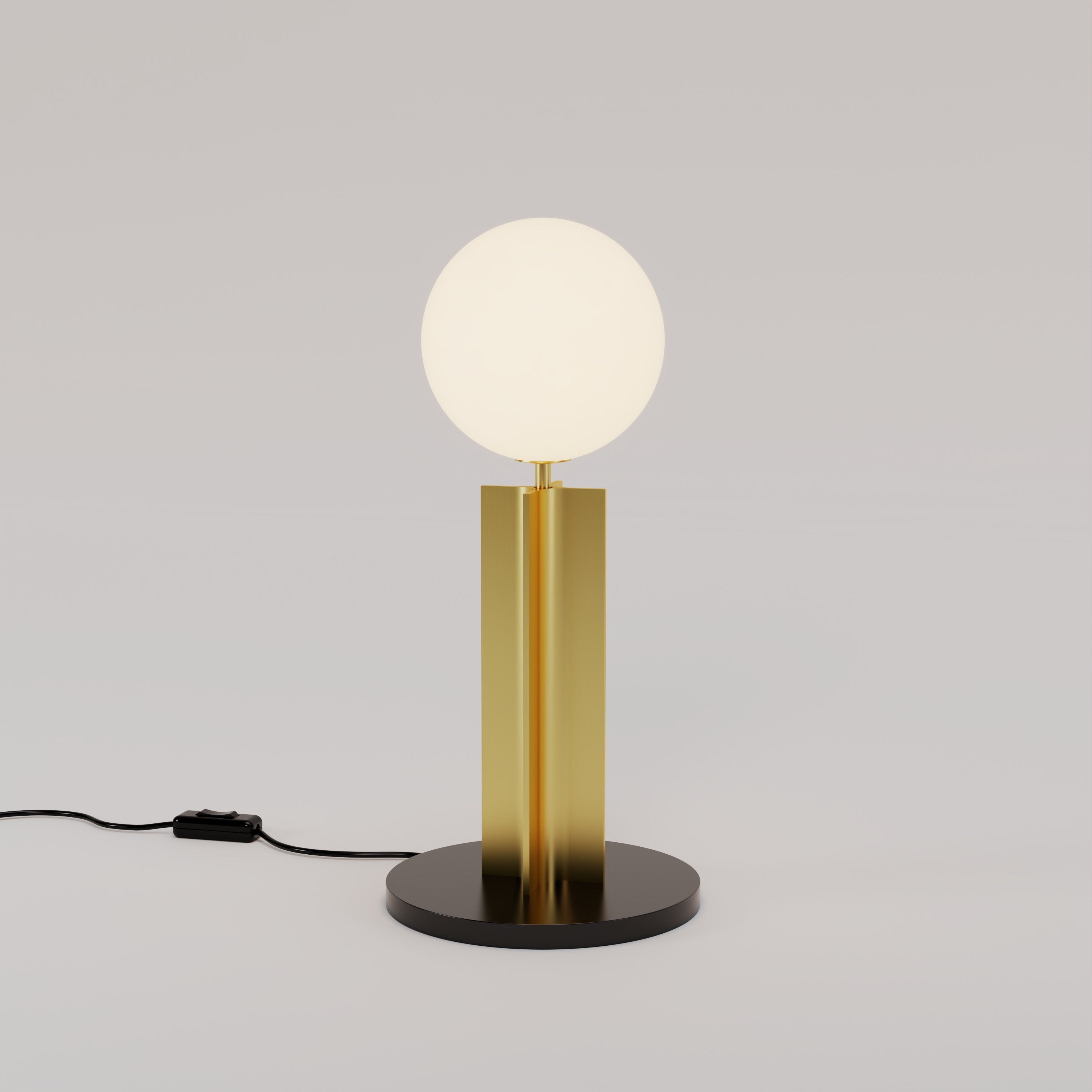 Lampe de bureau à colonnes d'Atelier Areti
Dimensions : D 20 x L 20 x H 43 cm.
MATERIAL : Laiton brossé, métal peint par poudrage, verre blanc.

Toutes nos lampes peuvent être câblées en fonction de chaque pays. Si elle est vendue aux États-Unis,