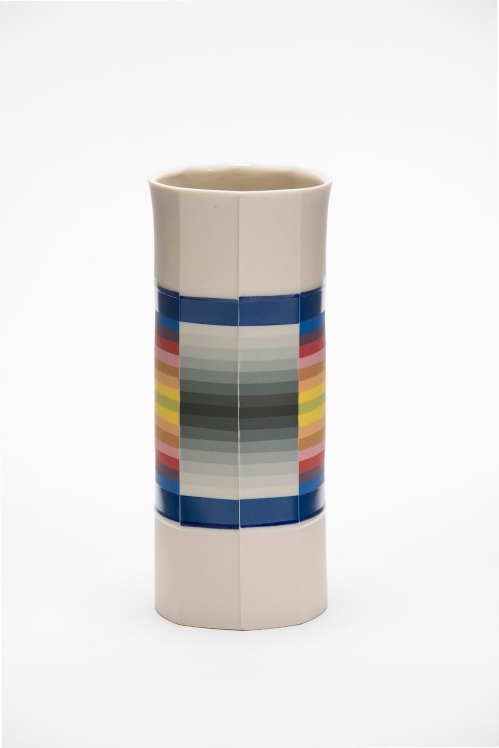 XXIe siècle et contemporain Vase colonne III en porcelaine colorée de Peter Pincus en vente