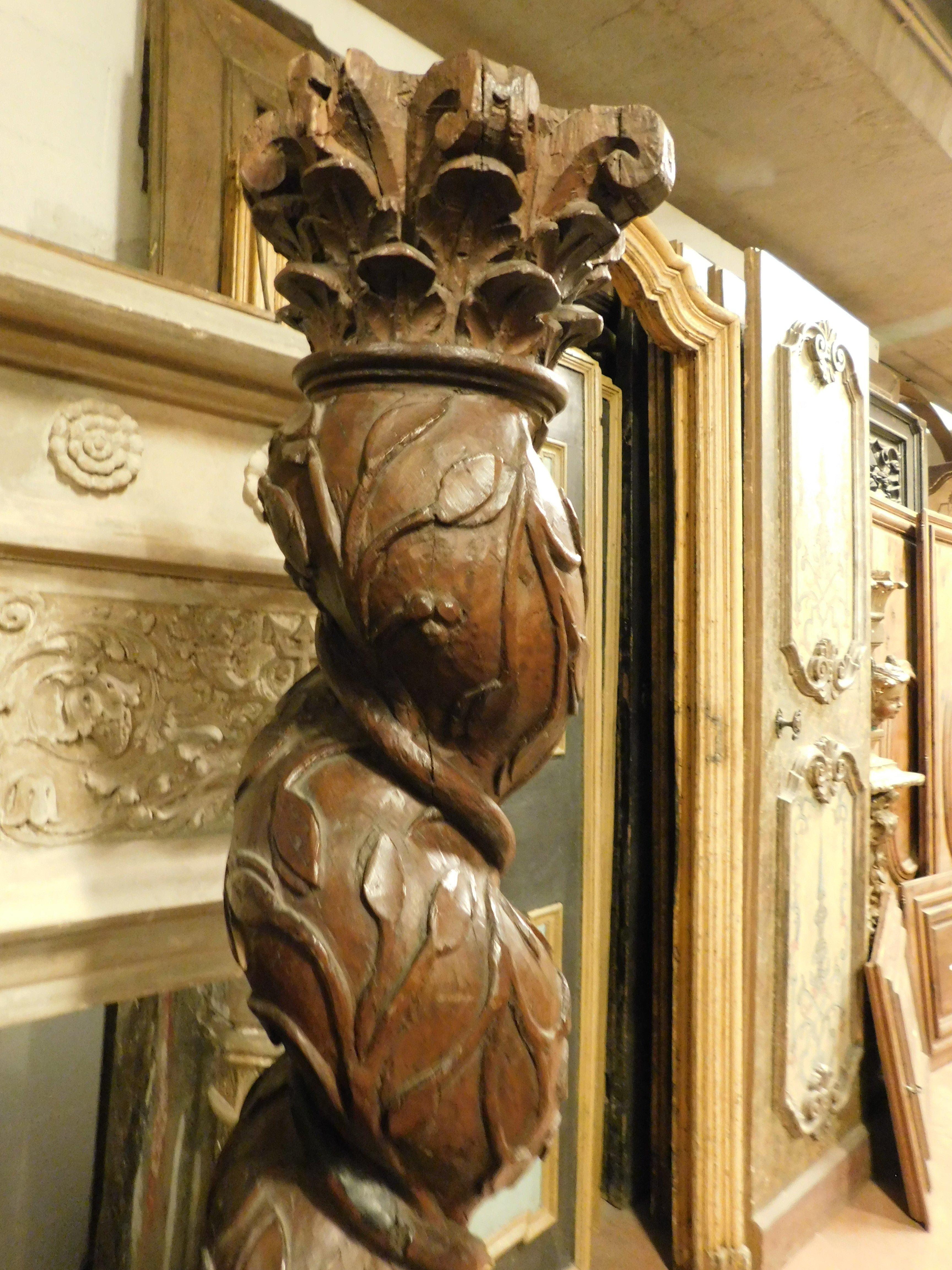Column in dark brown walnut wood, hand-sculpted with a twisted shape, Italy For Sale 4