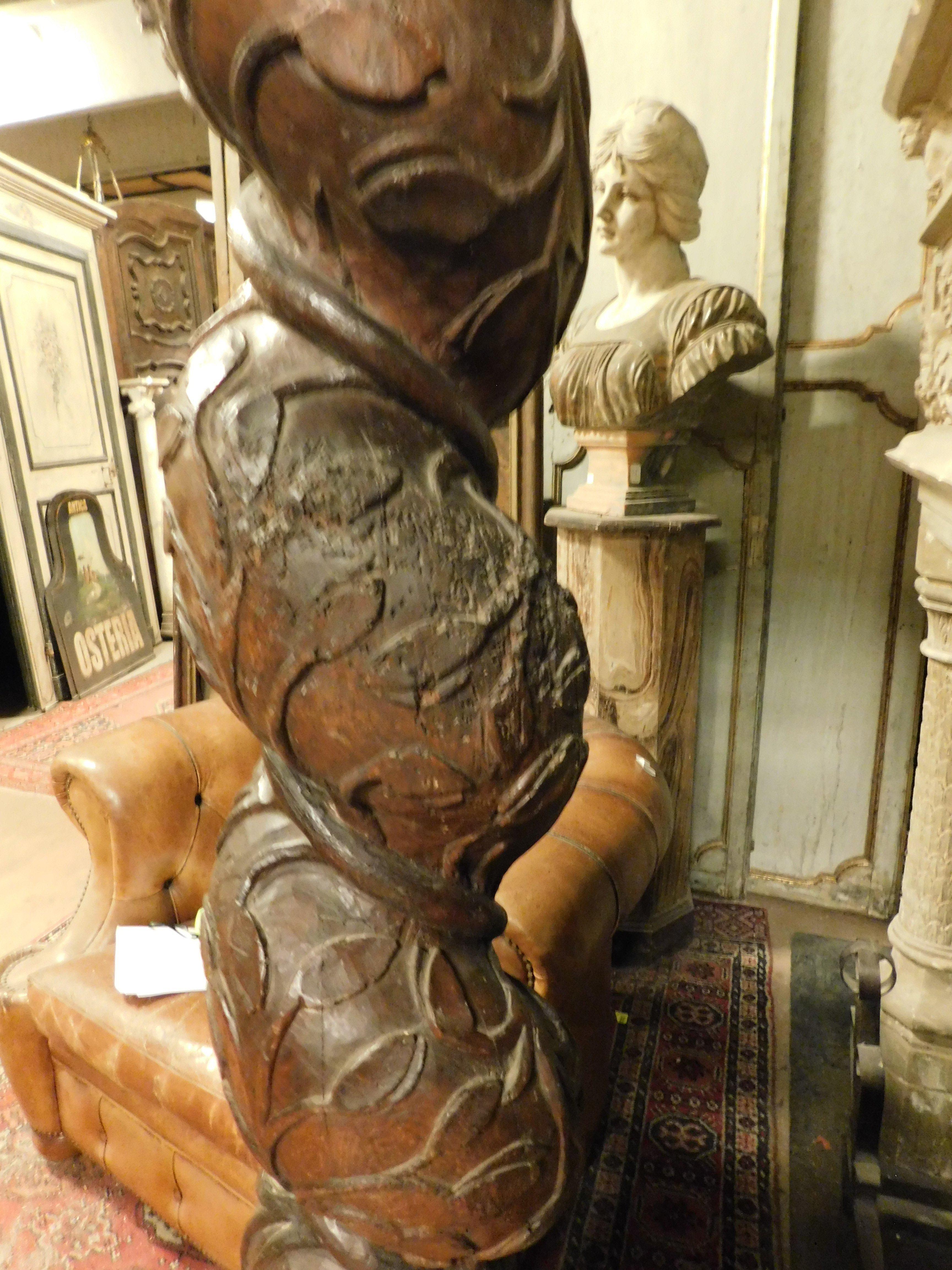 Column in dark brown walnut wood, hand-sculpted with a twisted shape, Italy For Sale 1