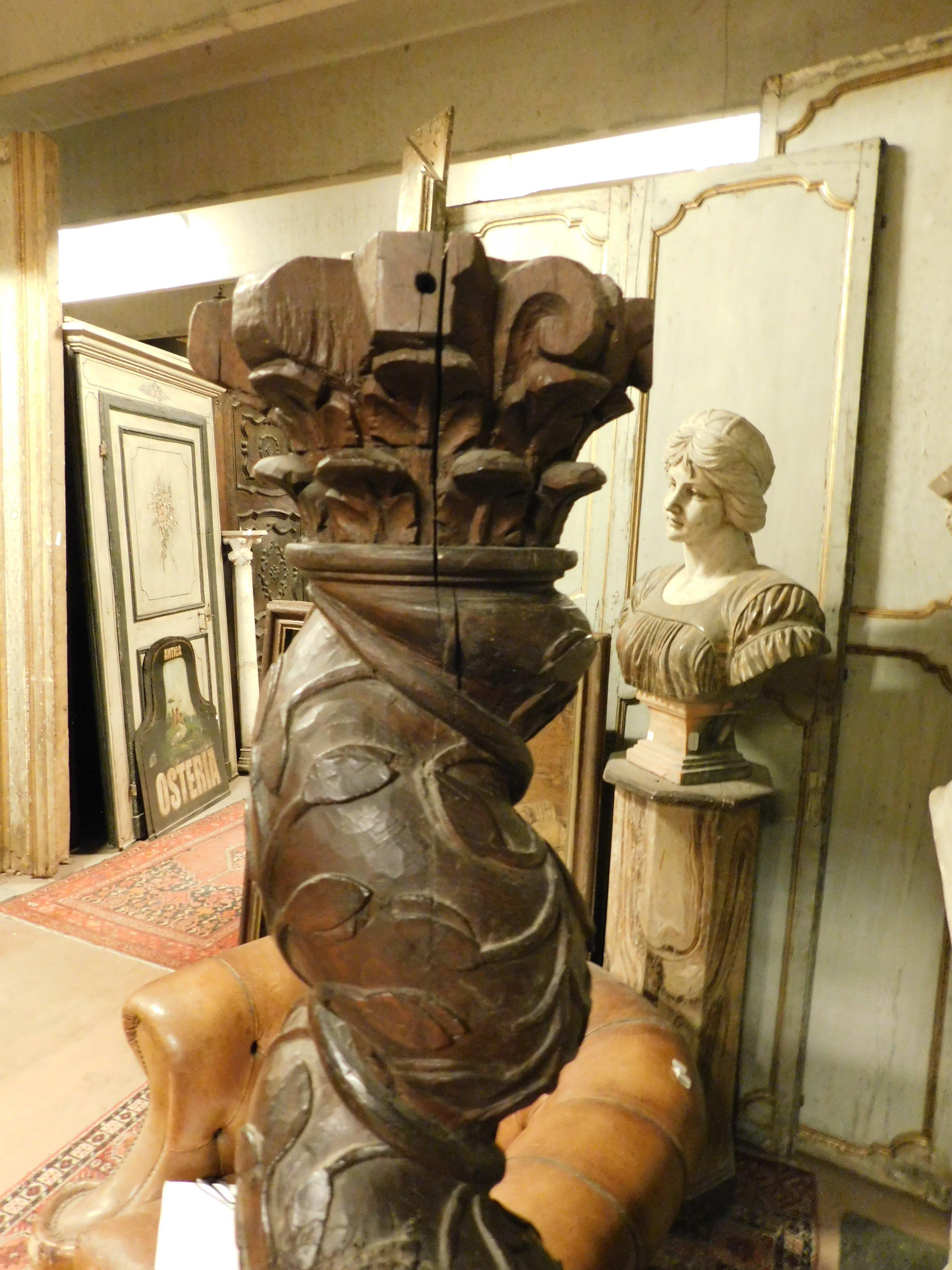 Column in dark brown walnut wood, hand-sculpted with a twisted shape, Italy For Sale 2