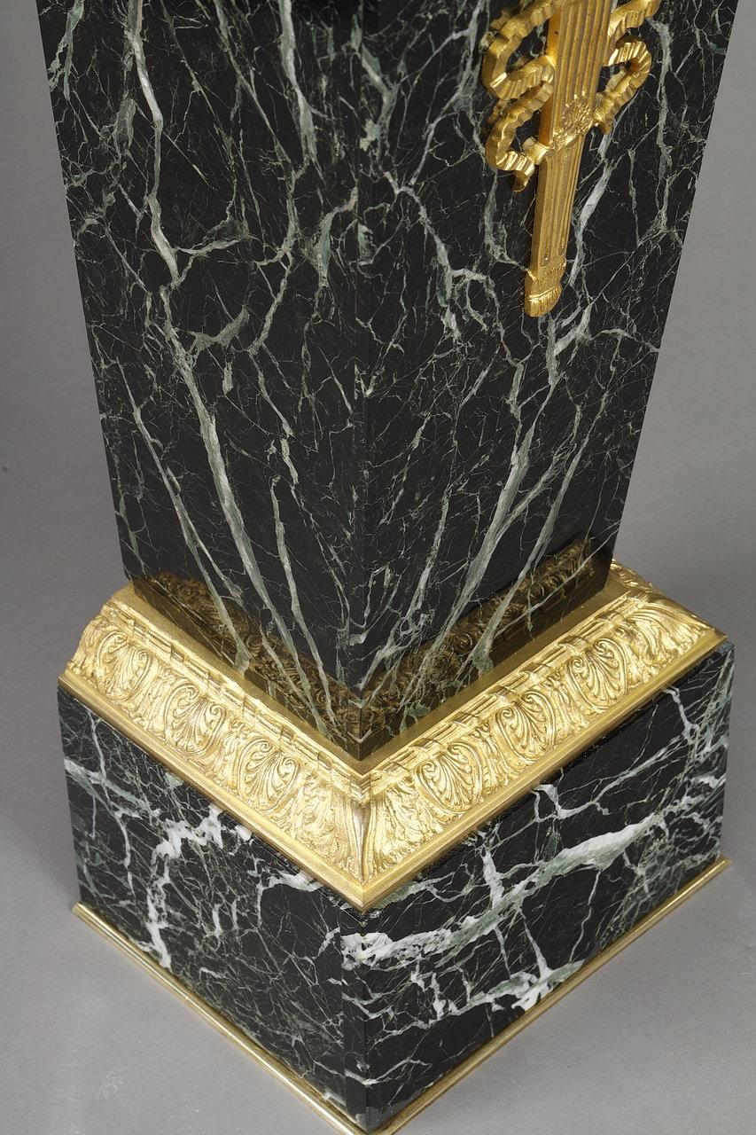 Column in Green Marble Veneer and Gilt Bronze Decoration, Empire Style For Sale 3