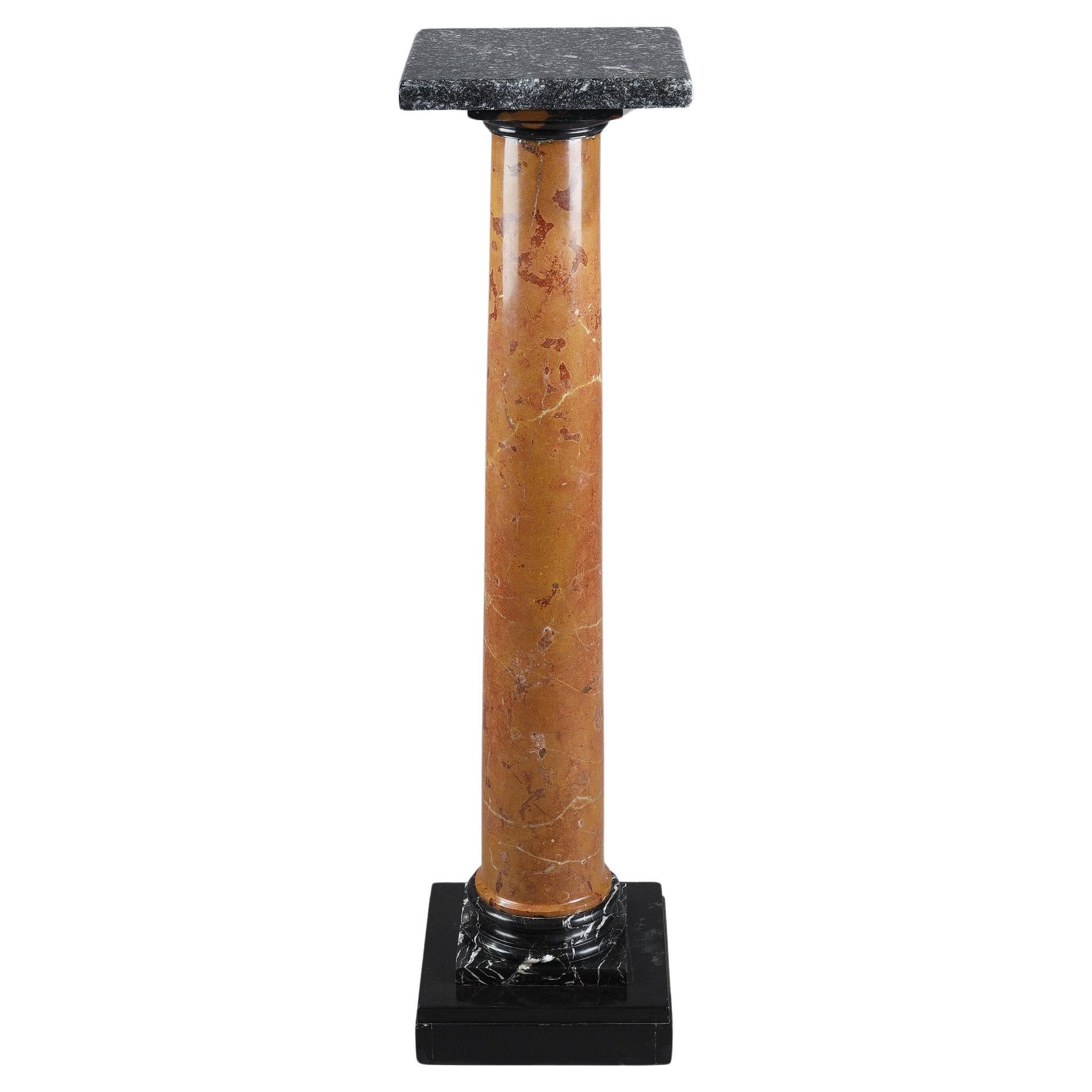 Column in red Pyrenean marble from the late 19th century For Sale