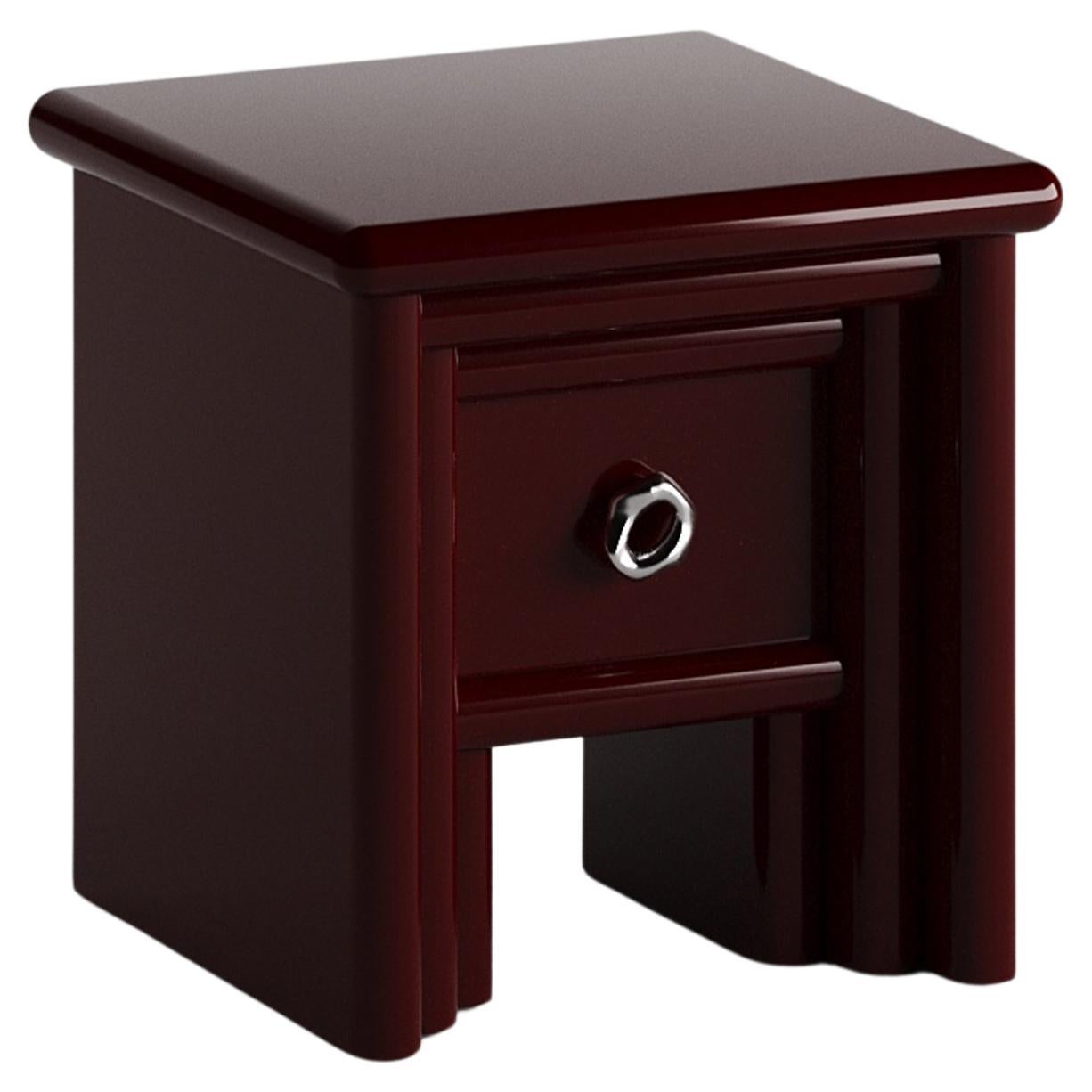 Table d'appoint laquée à colonnes par Tuğçe Geyik