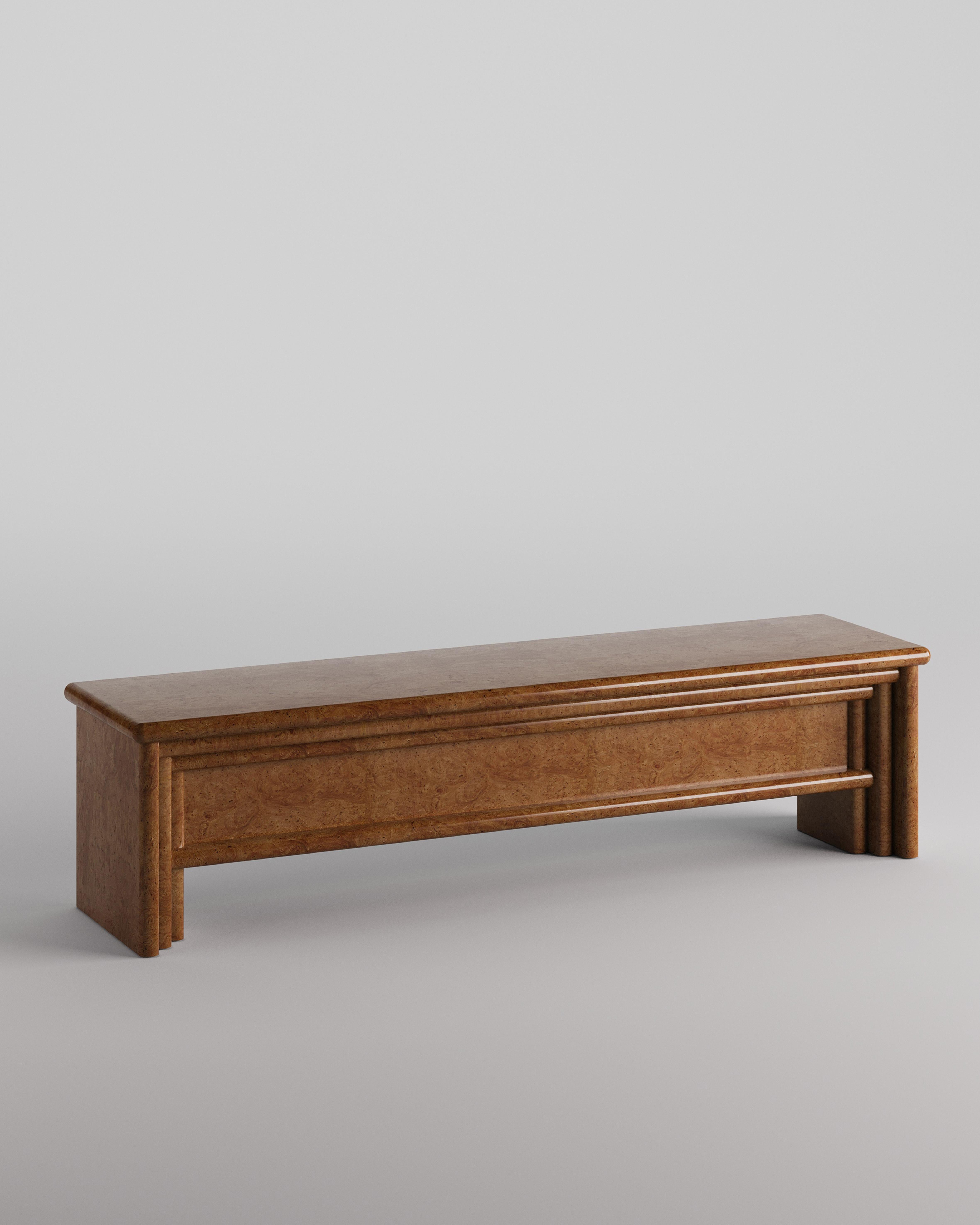 Lackierter Säulenunterschrank von Tuğçe Geyik (Türkisch) im Angebot
