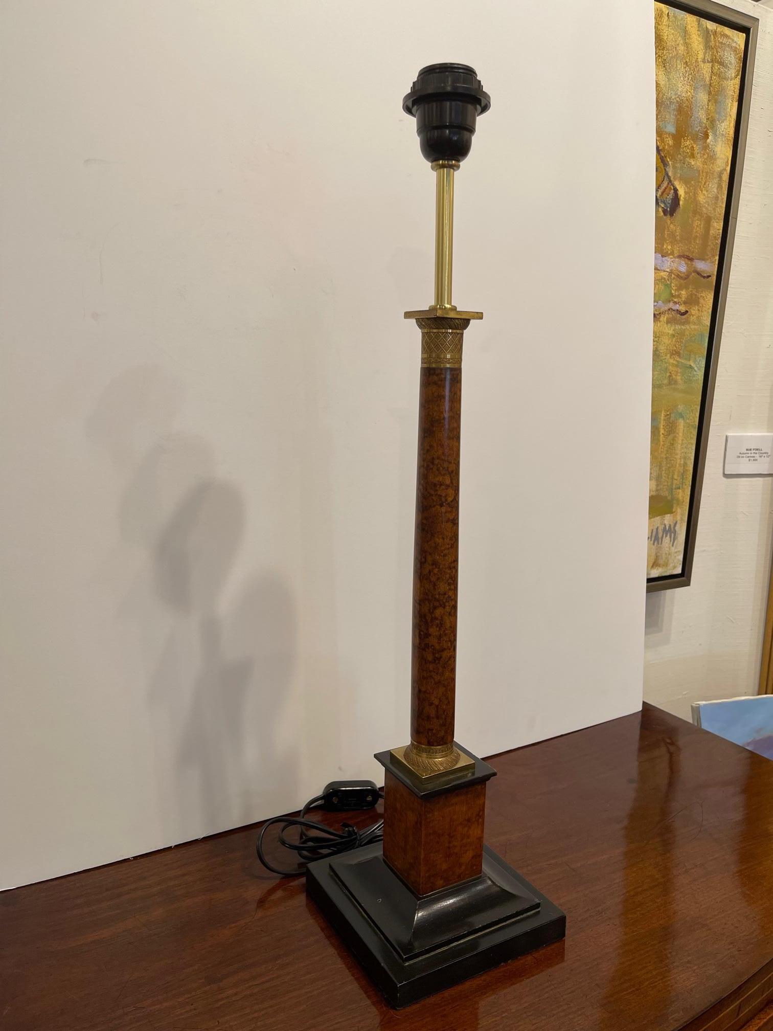 American Column Lamp on a Wood Base and Brass Decorative Fittings, 20th Century For Sale