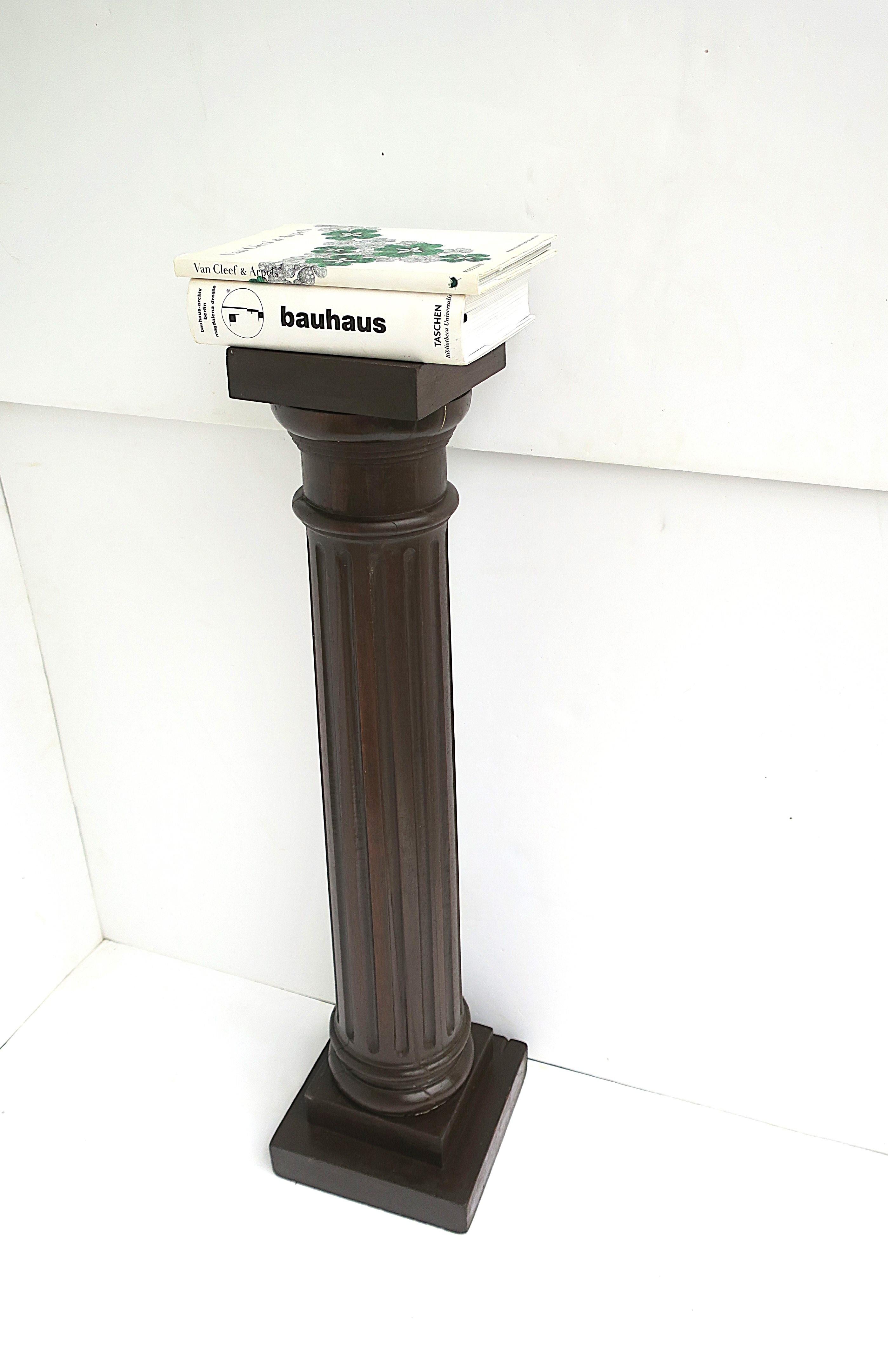 Piédestal de colonne de style néoclassique en vente 7