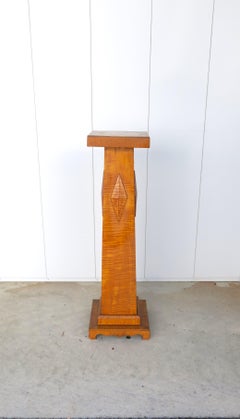 Column Pedestal Stand Maple Wood