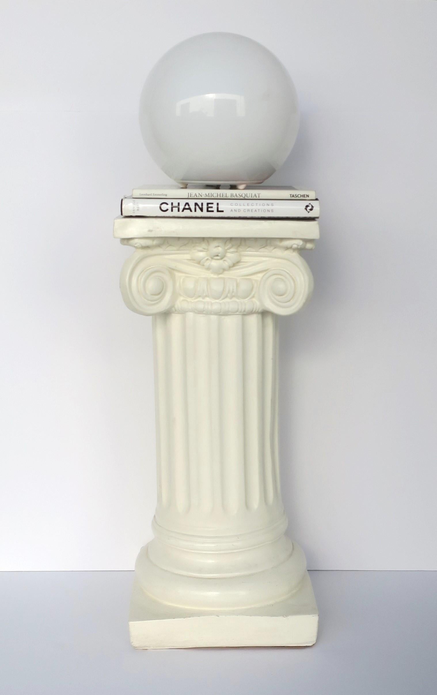 Säule The Pedestal Pillar Plaster Stand in der griechisch-ionischen neoklassischen Stil im Zustand „Gut“ im Angebot in New York, NY