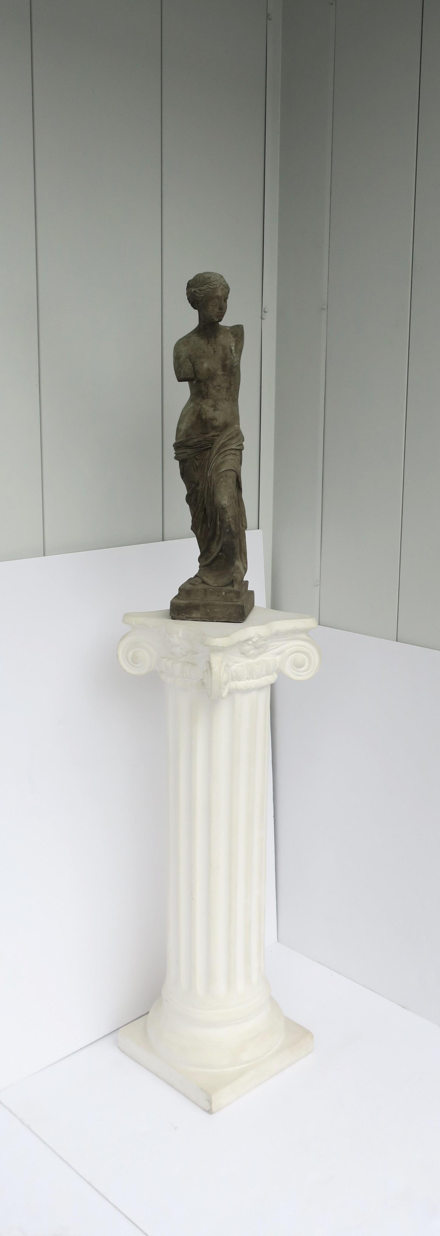 Column Pillar Pedestal White Plaster Stand Grecian Ionic Neoclassical Style In Good Condition In New York, NY