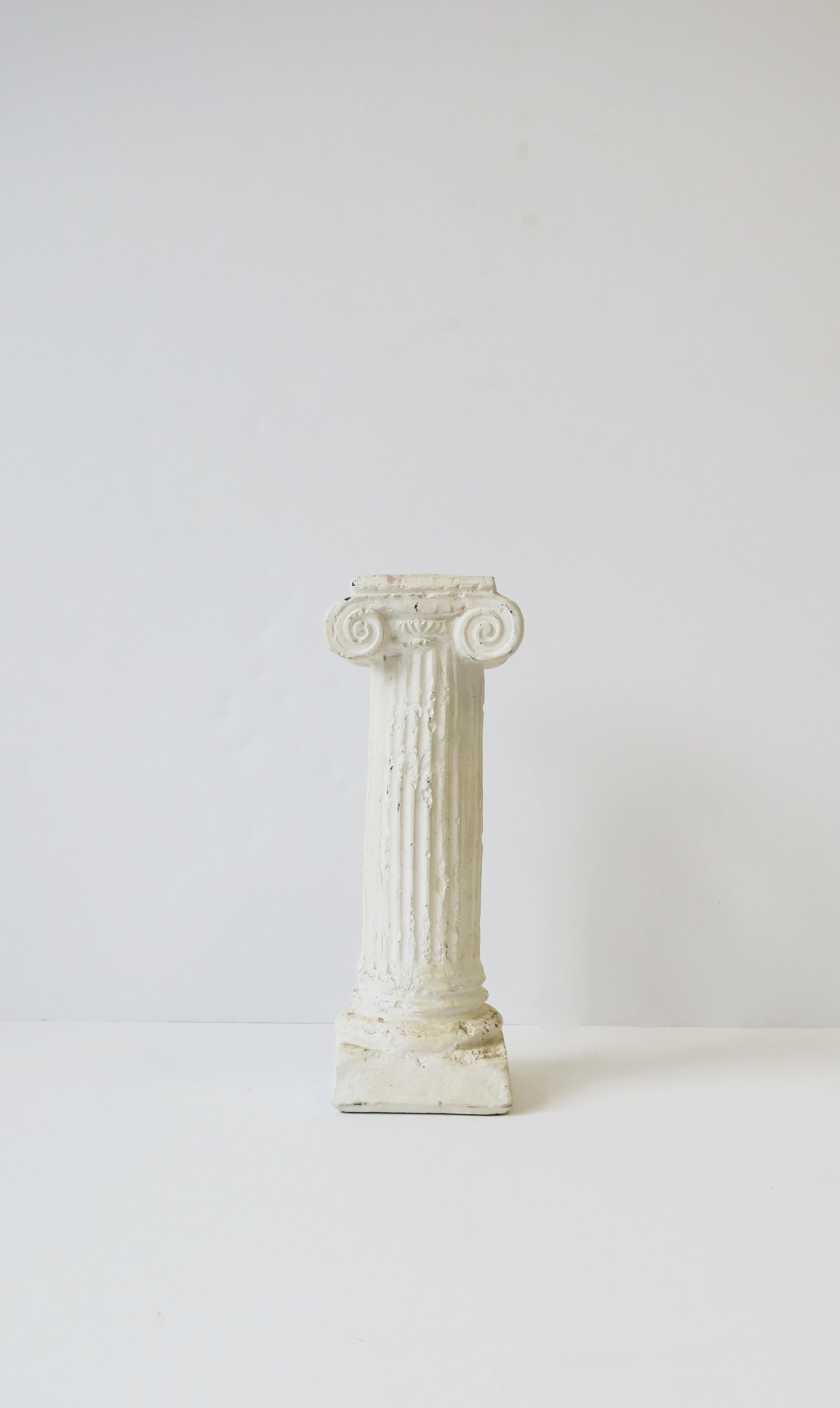 Column Pillar White Plaster Candlestick Holder Object Neoclassical Style, 1980s For Sale 4