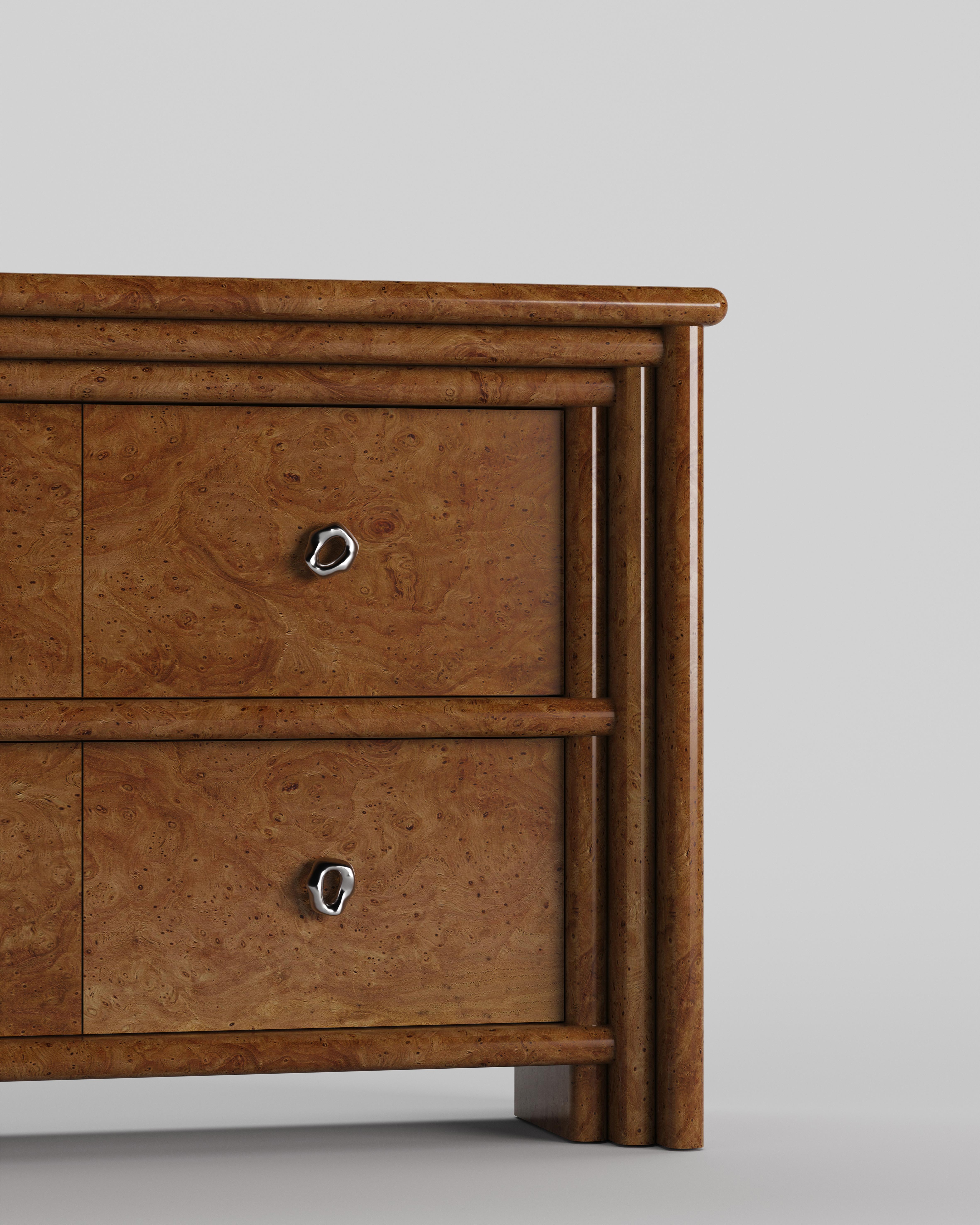 Turco Mobiletto Column Root Wood di Tuğçe Geyik in vendita