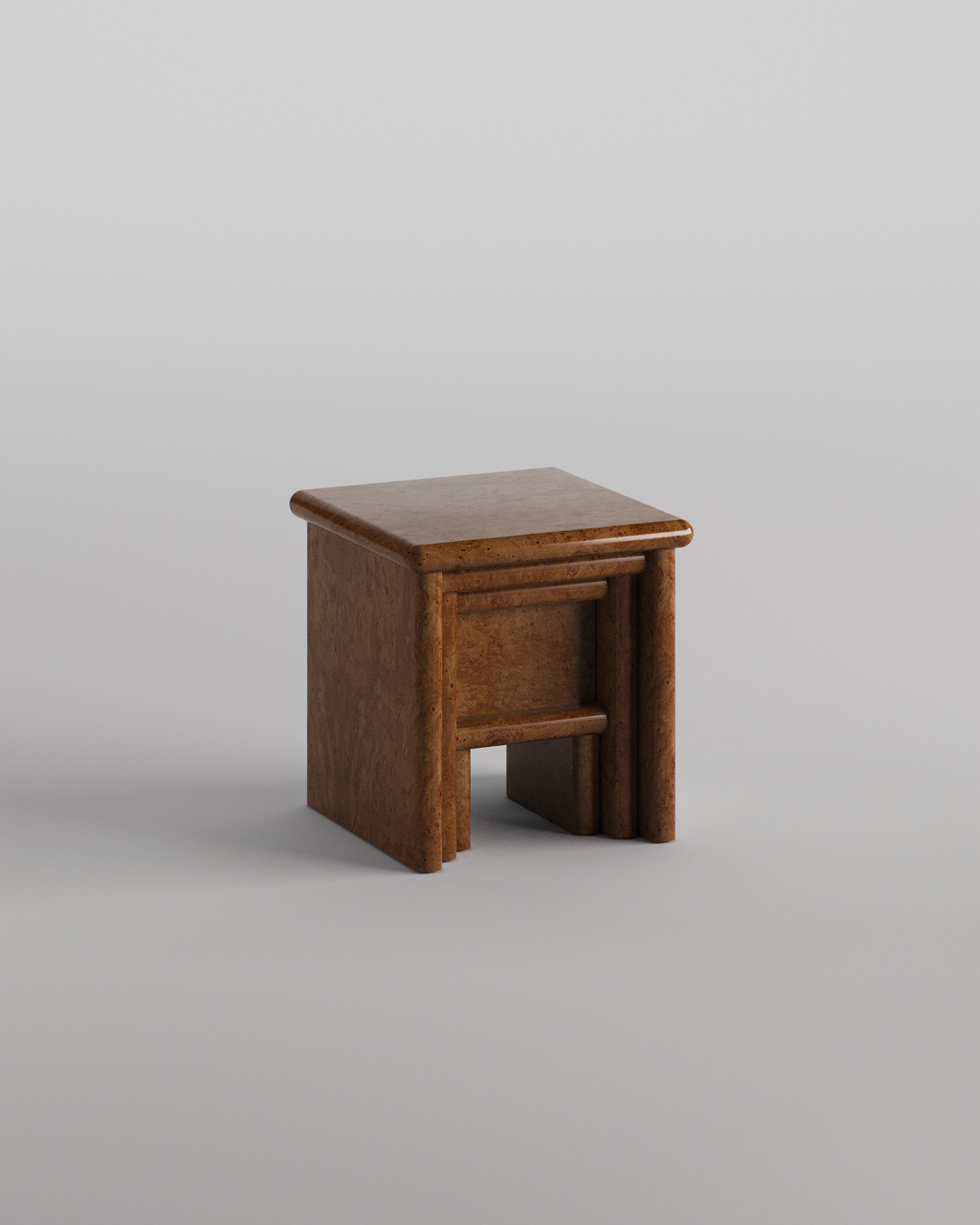 Postmoderne Table d'appoint en bois Column Roots par Tuğçe Geyik en vente