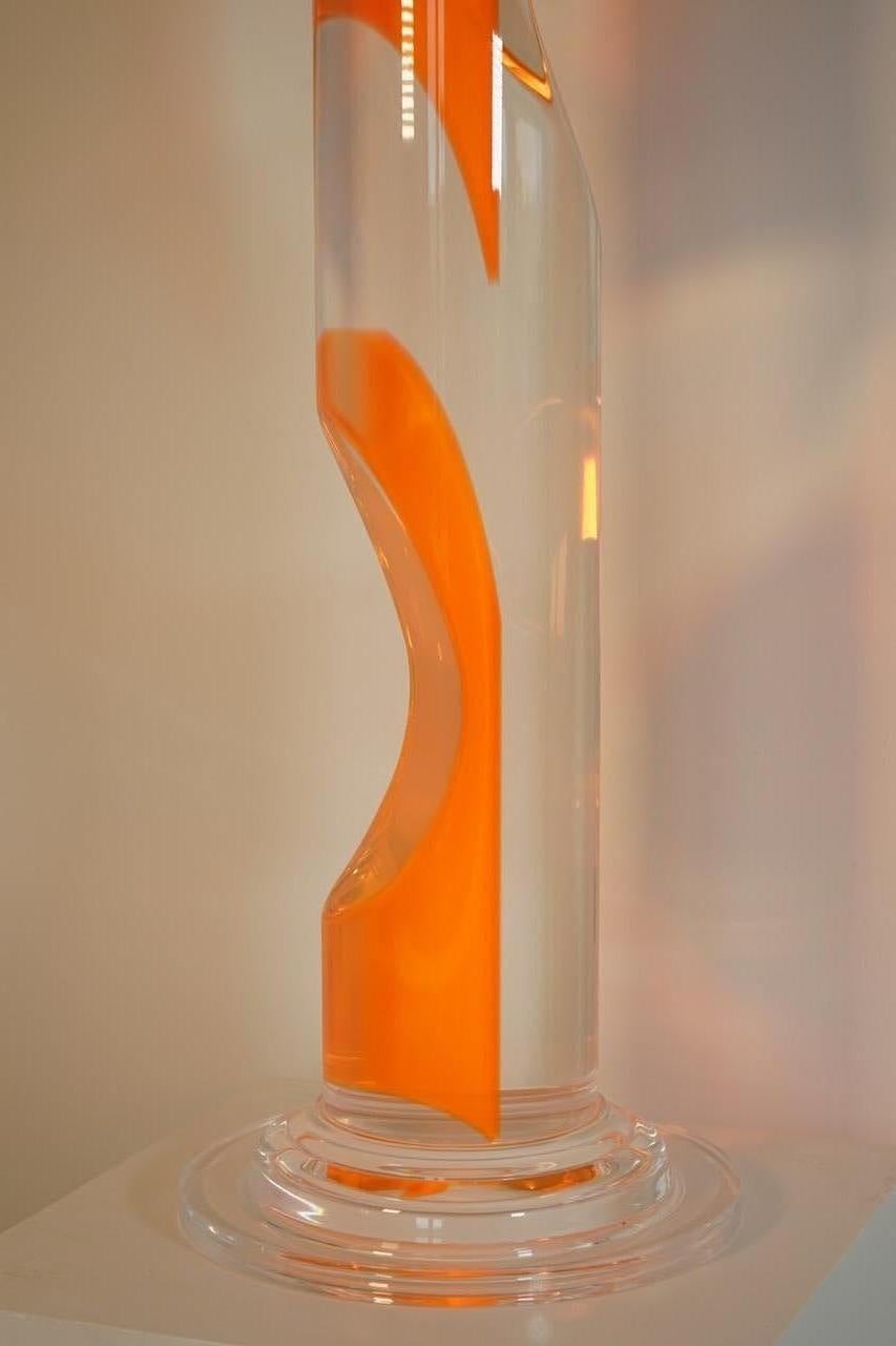 Plexiglas Sculpture de colonne en plexiglas en vente