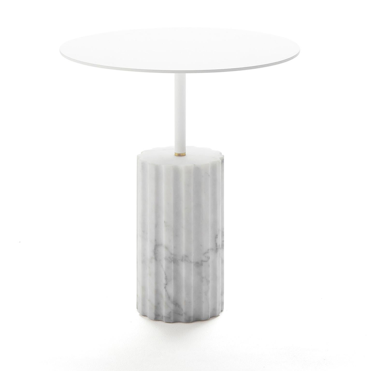 A minimalist side table, a variation of the column side table but wider at the marble base and with a larger top, a better choice for places with carpeting, carpets or uneven surfaces but with all the style and look of the regular column side table.
