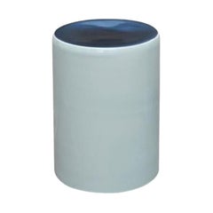 Taburete columna, celadón, esmalte azul by WL Ceramics