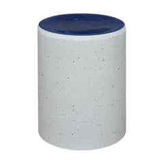 Taburete Columna, Efecto Blanco y Esmalte Azul by WL Ceramics